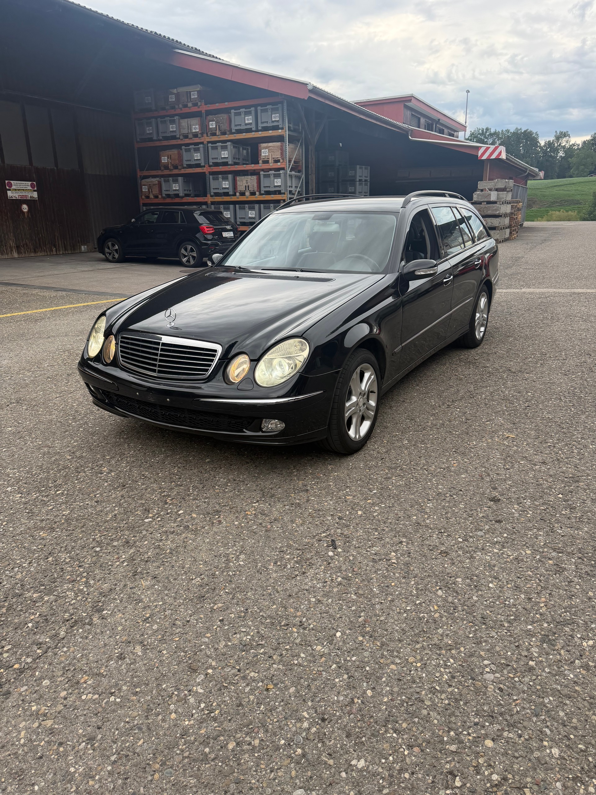 MERCEDES-BENZ E 320