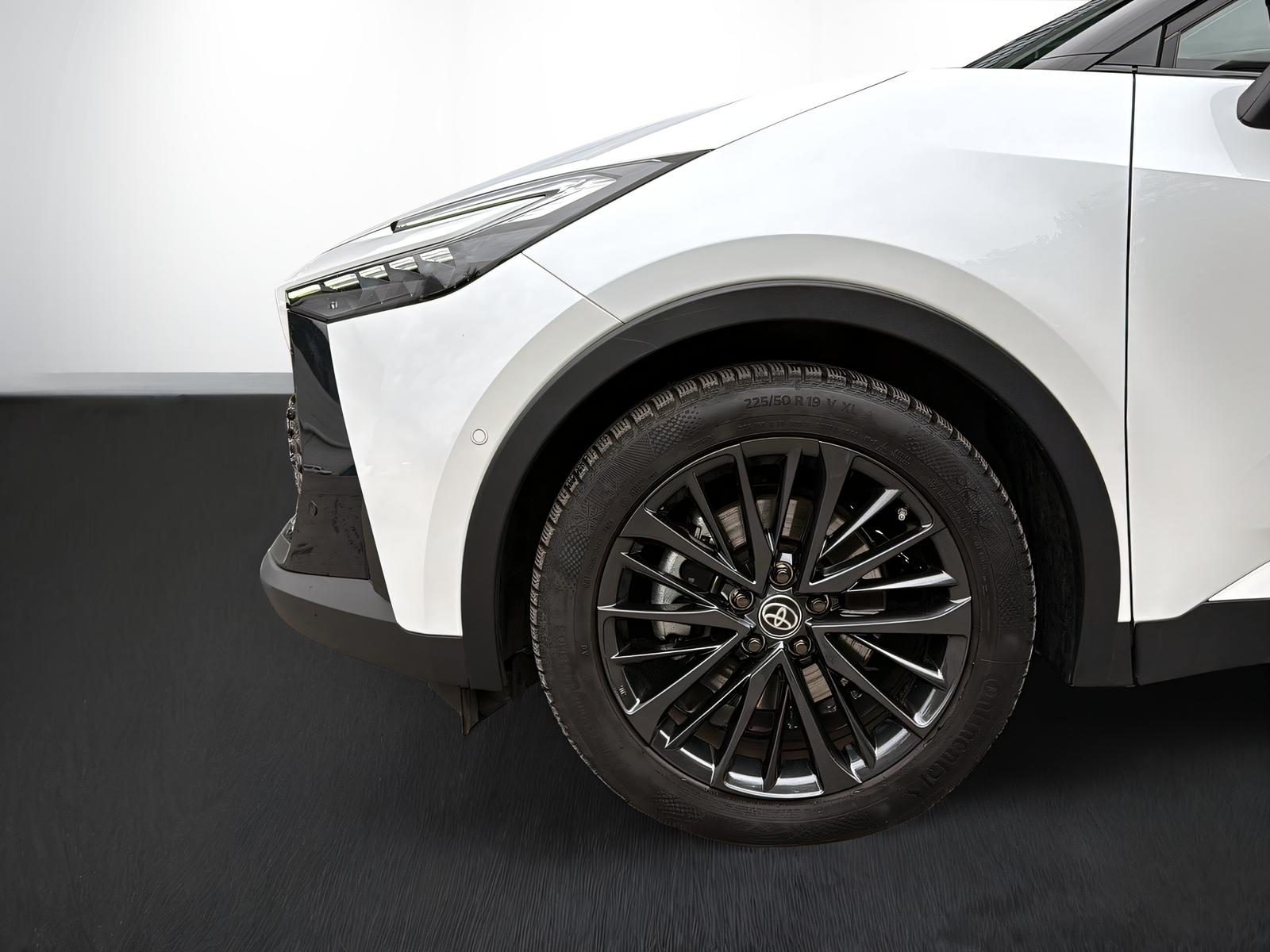 TOYOTA C-HR 2.0 PHEV Style Premiere-showroom-element-3
