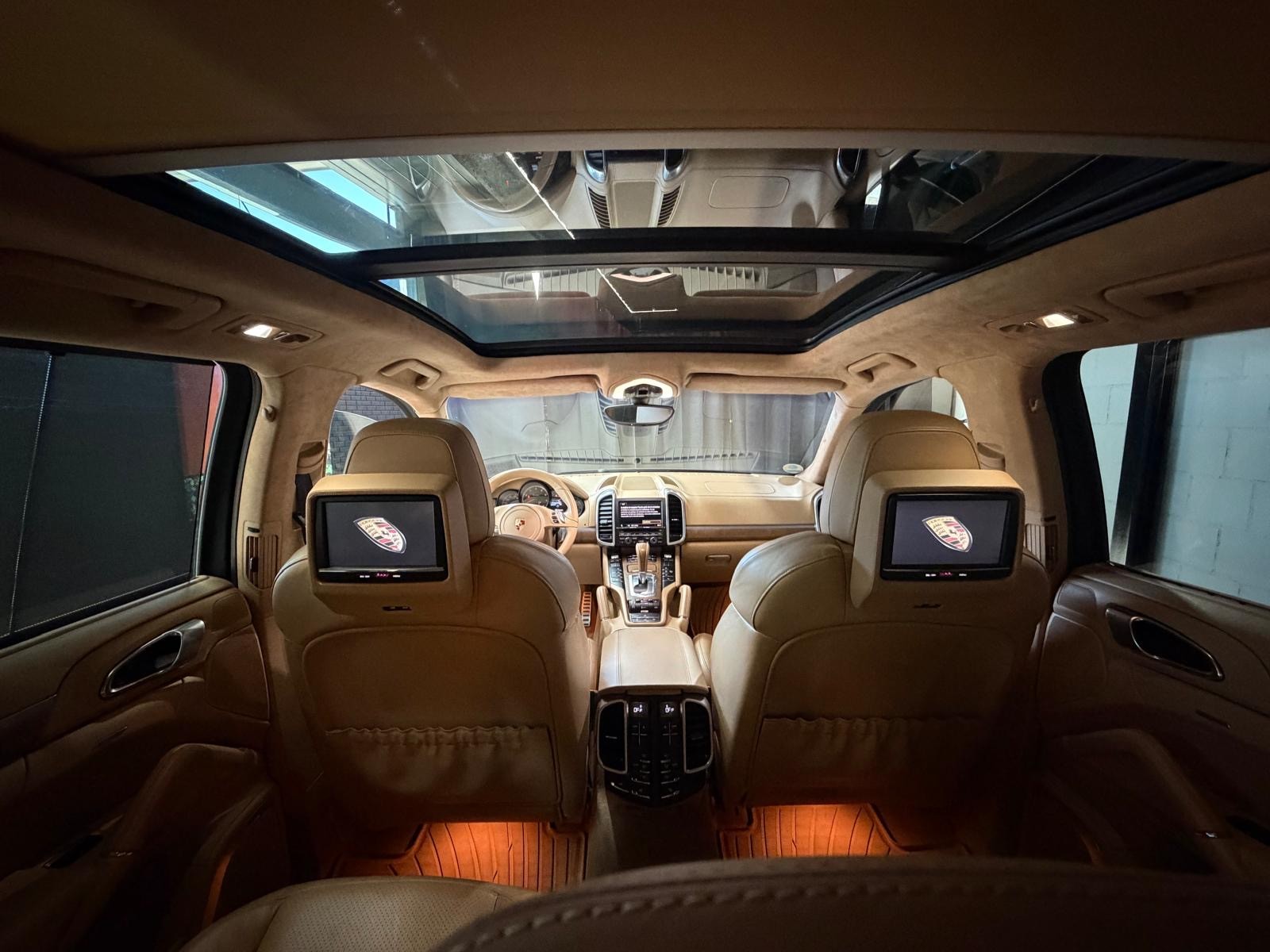 PORSCHE Cayenne Turbo-image-22