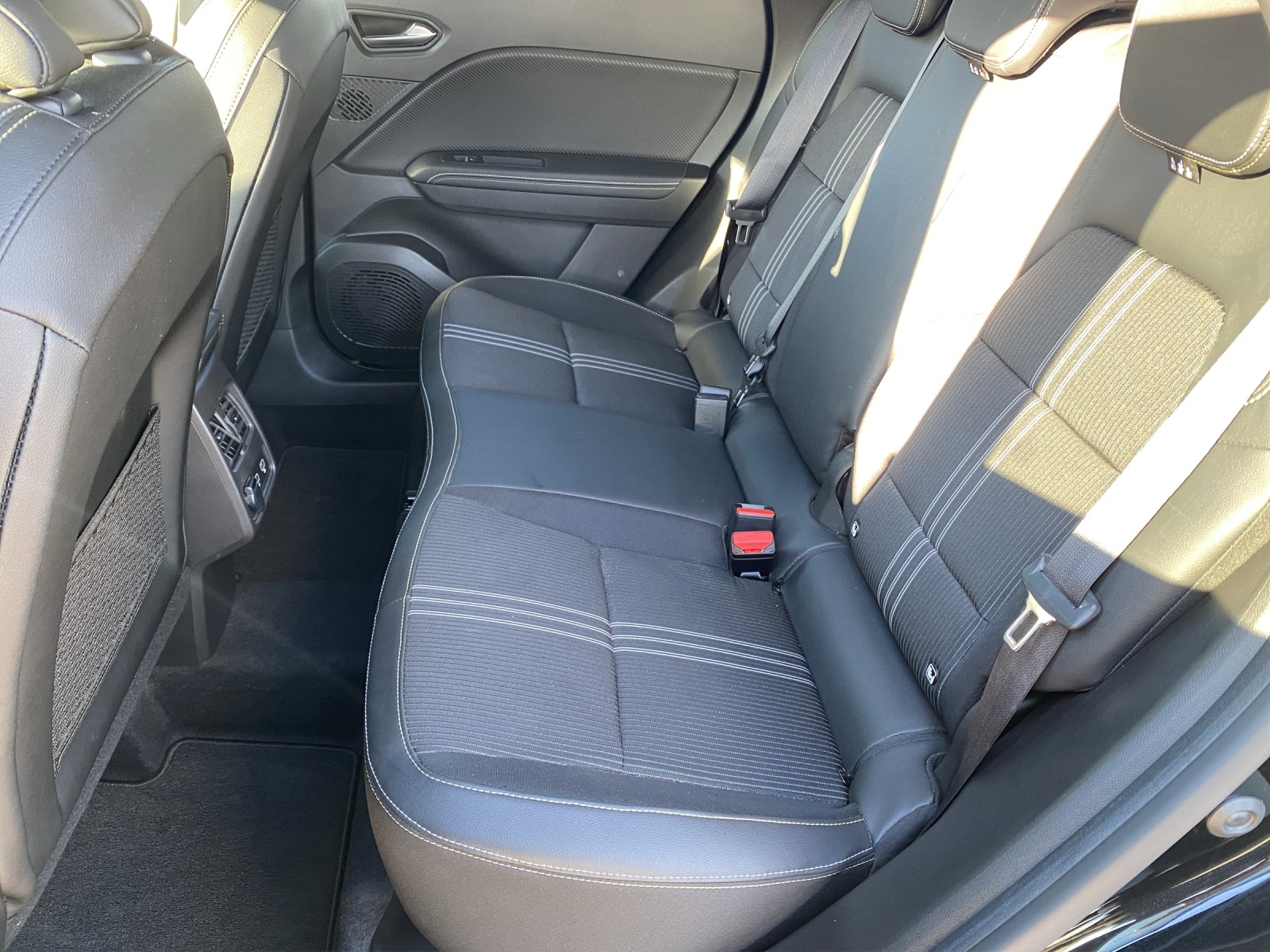 RENAULT Captur 1.3 TCe Techno-image-9