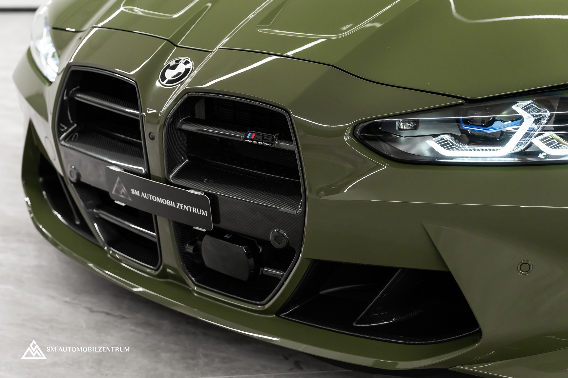 BMW M3 Competition xDrive Touring / Urban Green II / Carbon Exterieur & Interieur / Werksgarantie / 360°-image-4