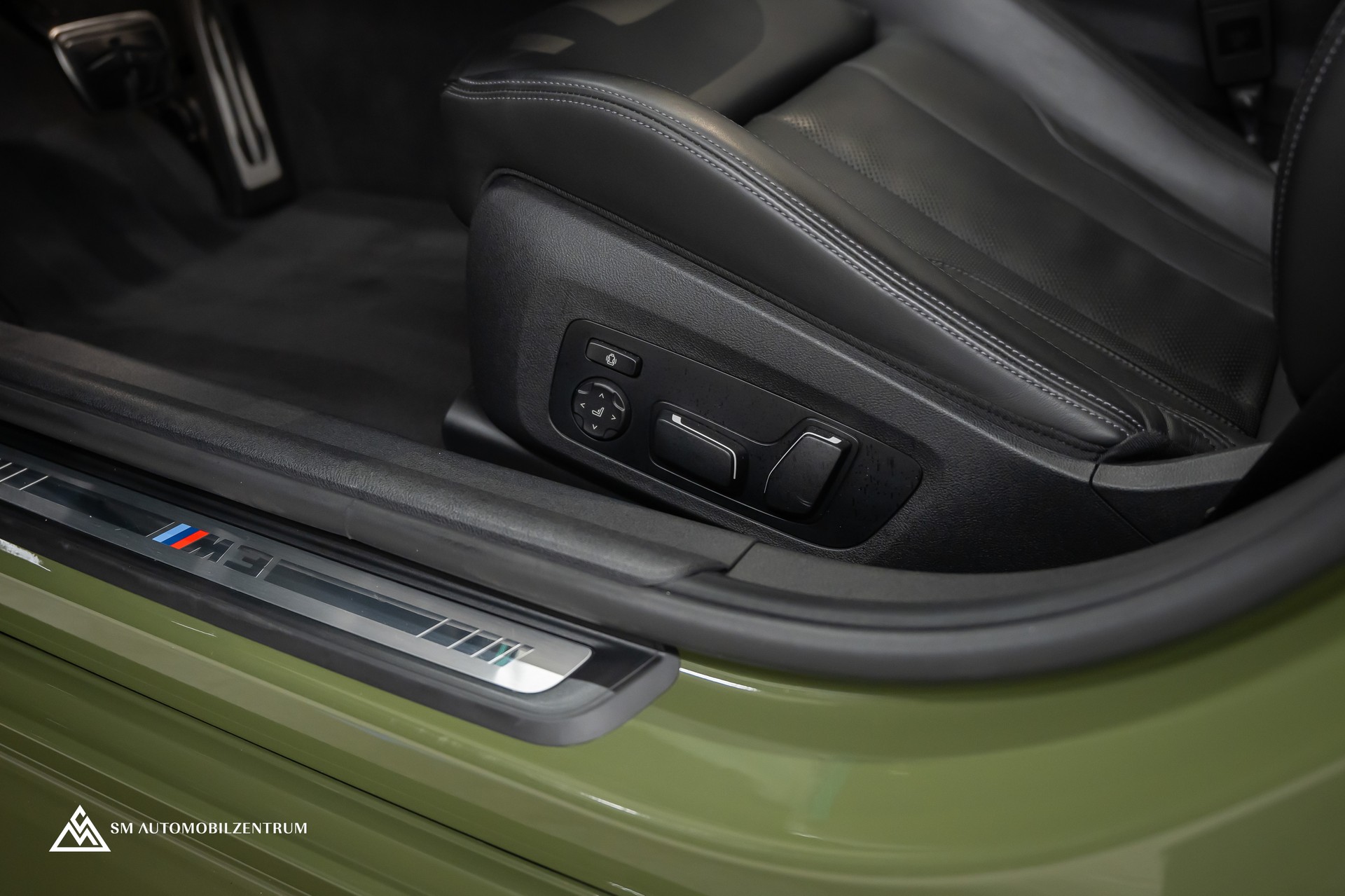 BMW M3 Competition xDrive Touring / Urban Green II / Carbon Exterieur & Interieur / Werksgarantie / 360°-image-32