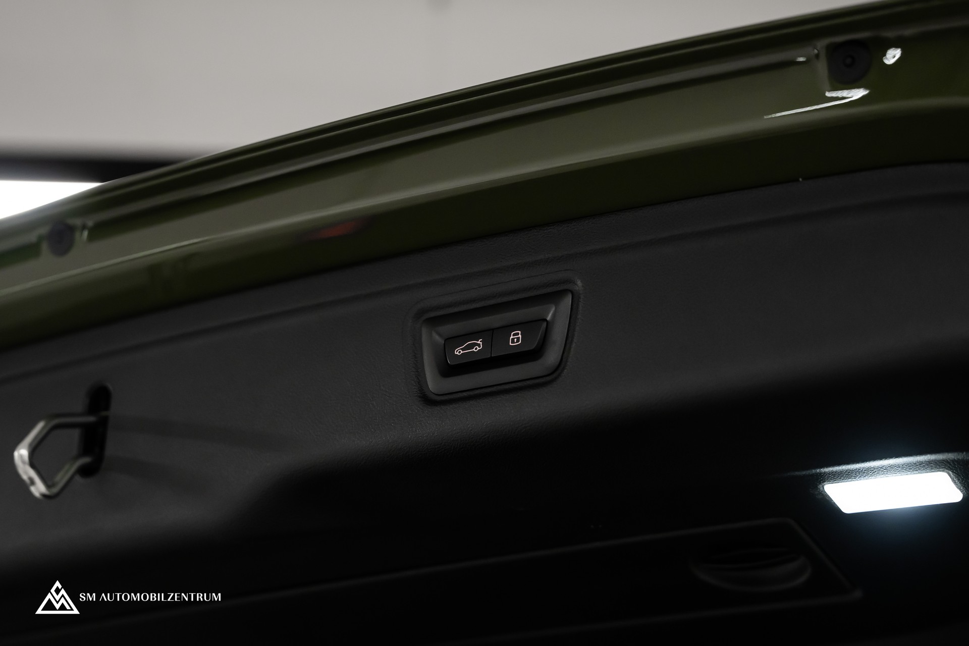 BMW M3 Competition xDrive Touring / Urban Green II / Carbon Exterieur & Interieur / Werksgarantie / 360°-image-18