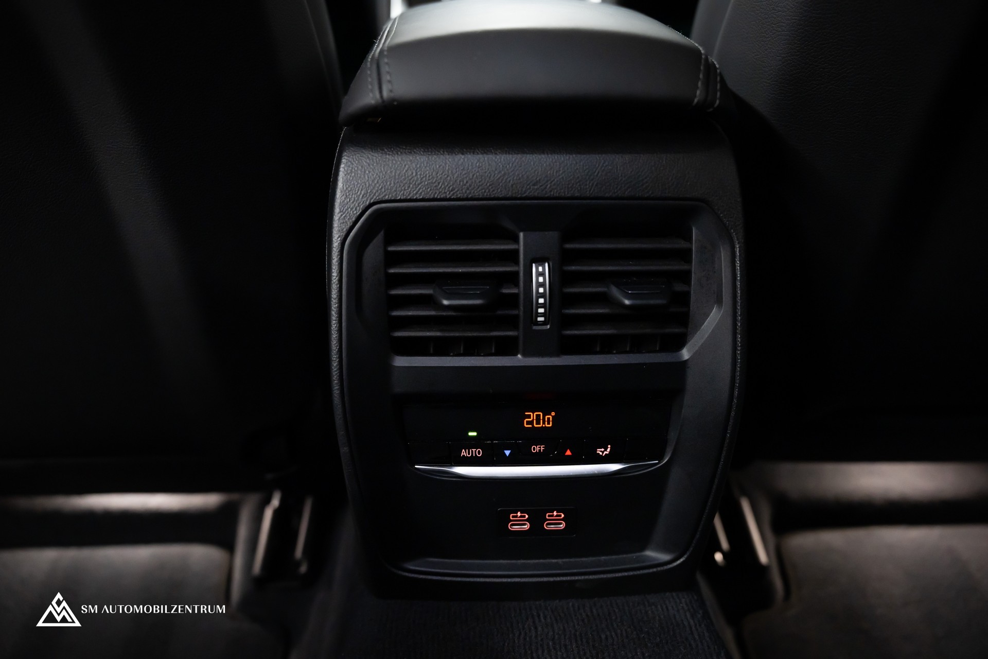 BMW M3 Competition xDrive Touring / Urban Green II / Carbon Exterieur & Interieur / Werksgarantie / 360°-image-27