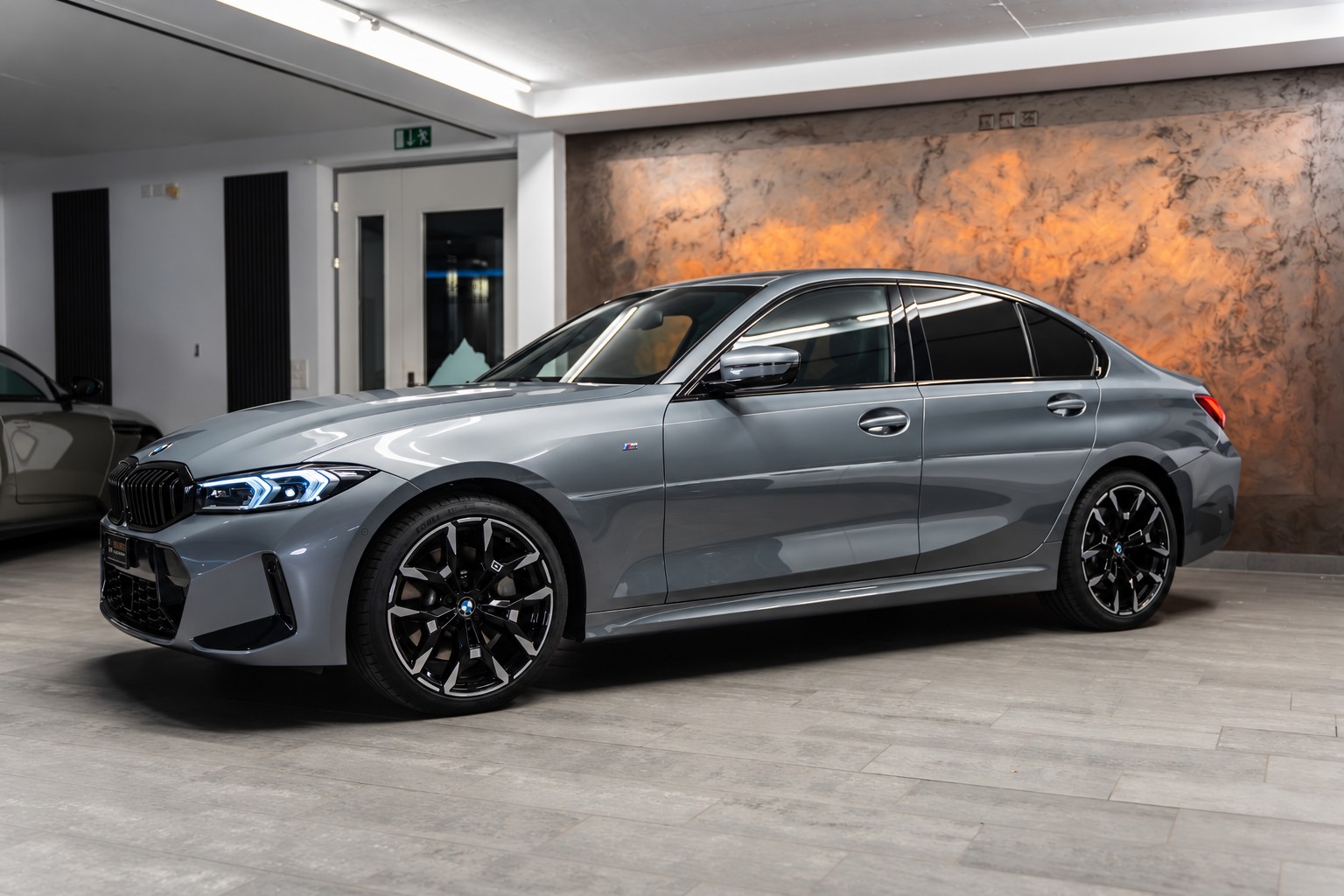 BMW 330i xDrive Steptronic M Sport Pro *Laser*Head-Up*Leder*360°*-showroom-element-2