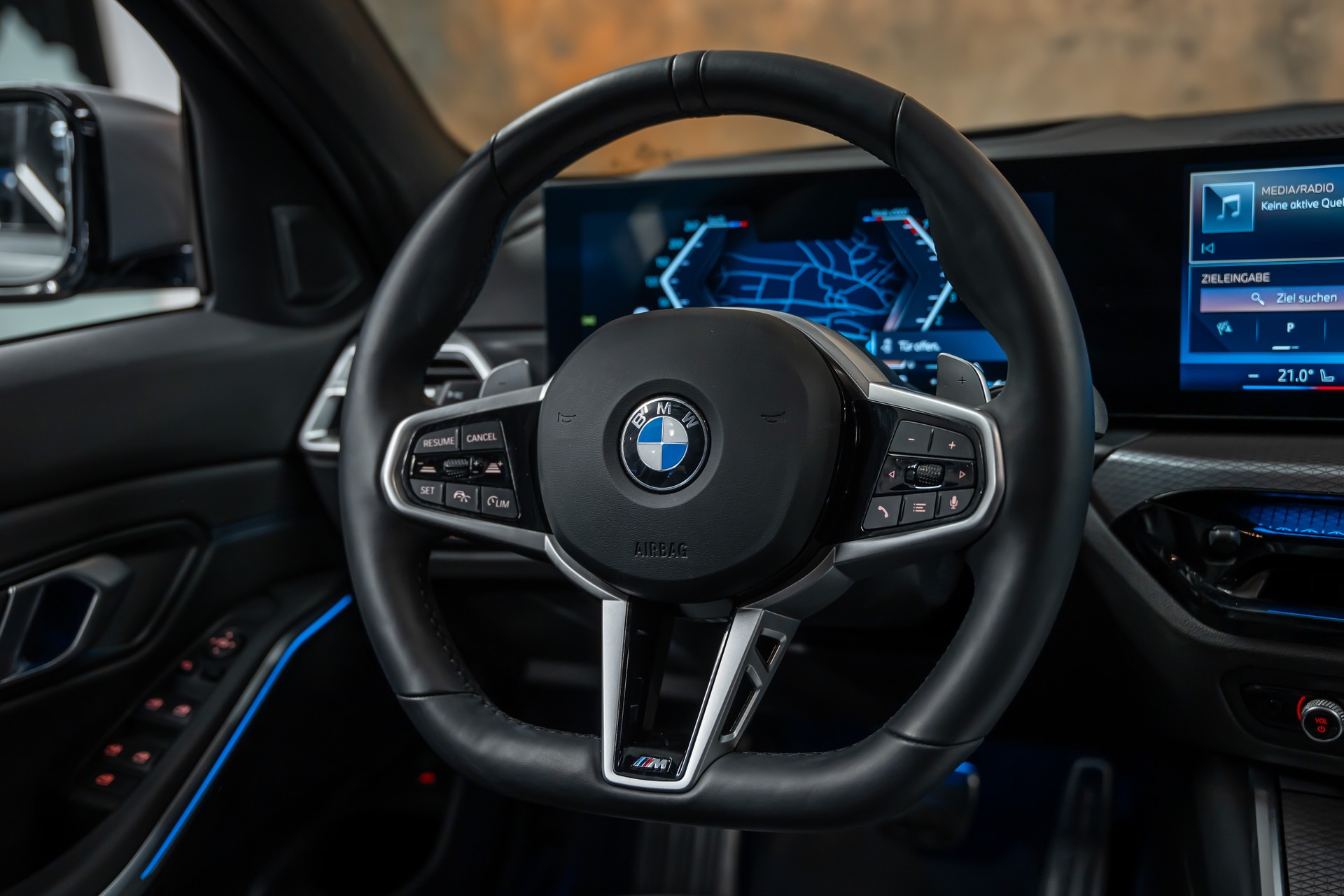 BMW 330i xDrive Steptronic M Sport Pro *Laser*Head-Up*Leder*360°*-image-14