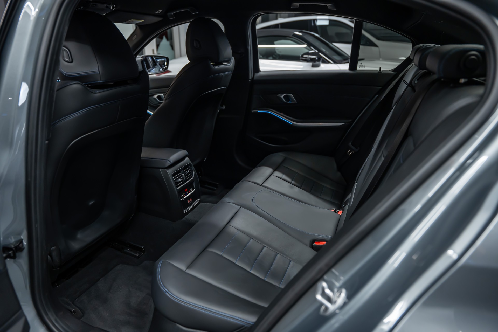BMW 330i xDrive Steptronic M Sport Pro *Laser*Head-Up*Leder*360°*-image-18