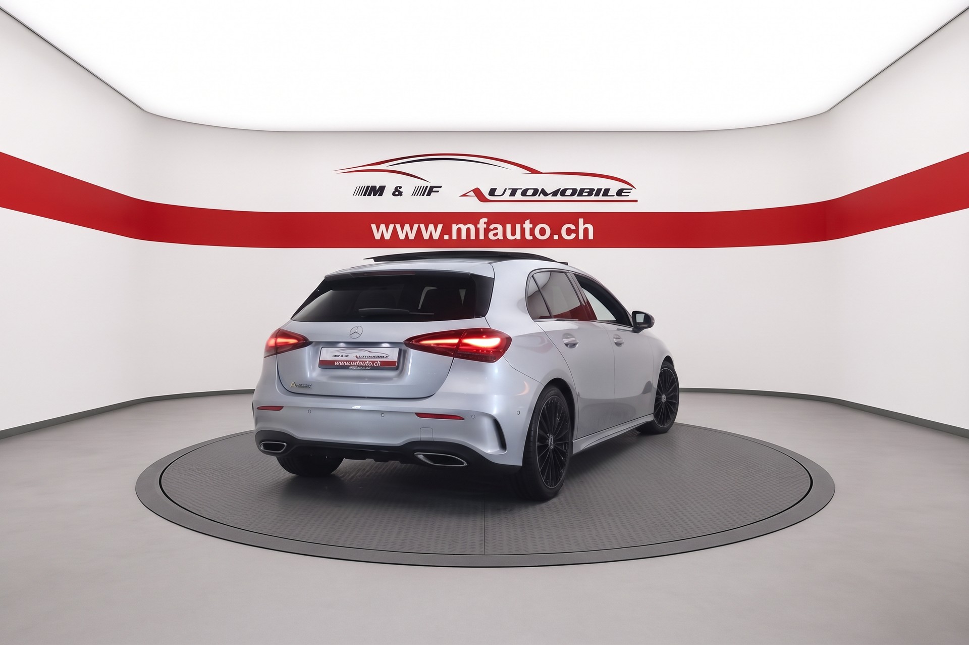 MERCEDES-BENZ A 200 AMG Line-image-5