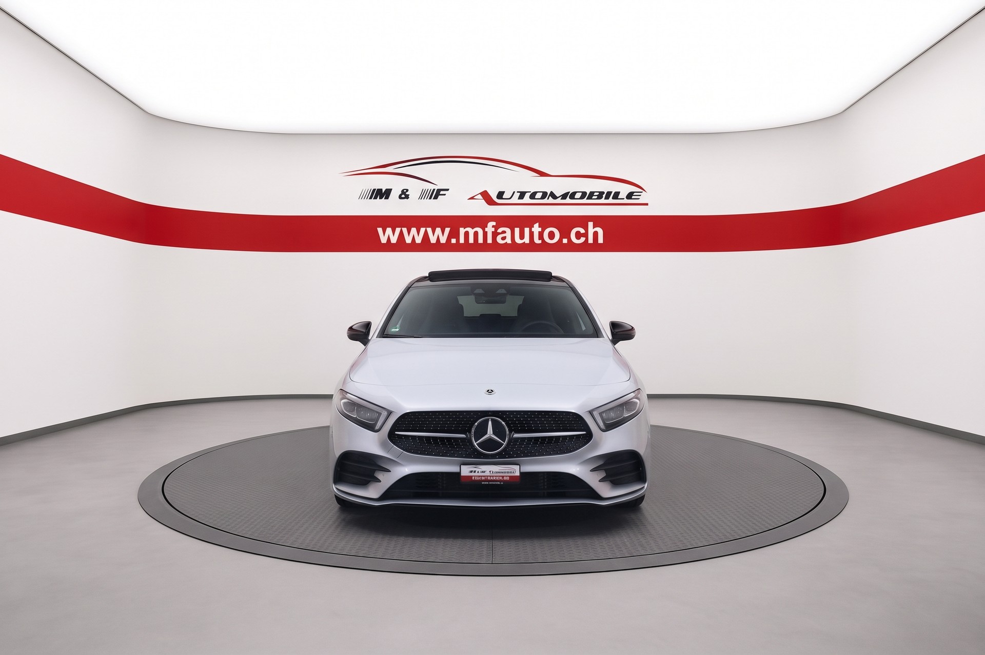 MERCEDES-BENZ A 200 AMG Line-showroom-element-1