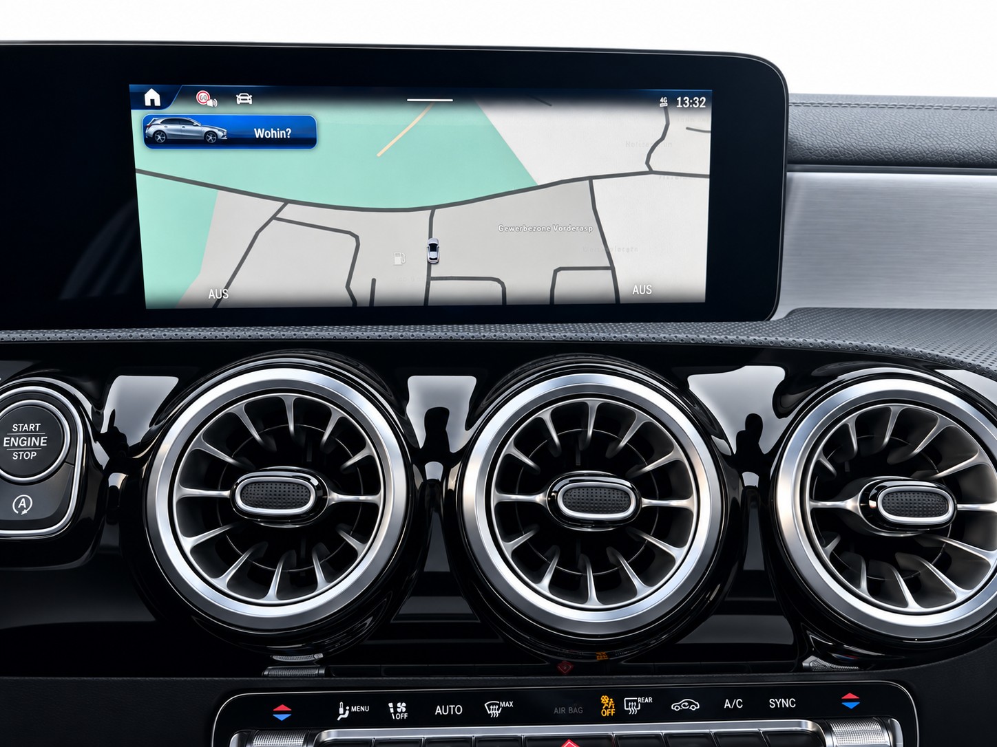MERCEDES-BENZ A 200 AMG Line-image-19