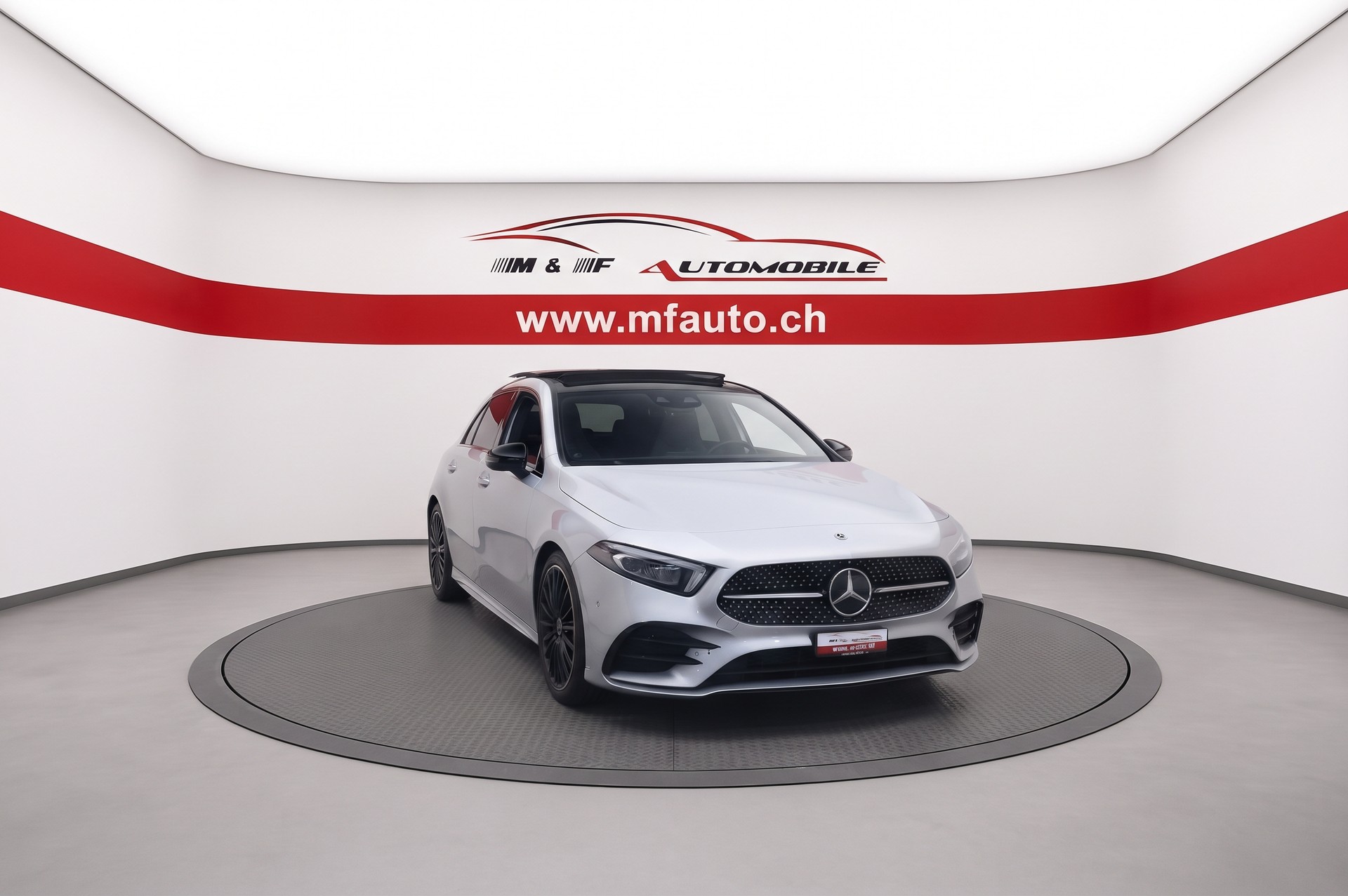 MERCEDES-BENZ A 200 AMG Line-showroom-element-2