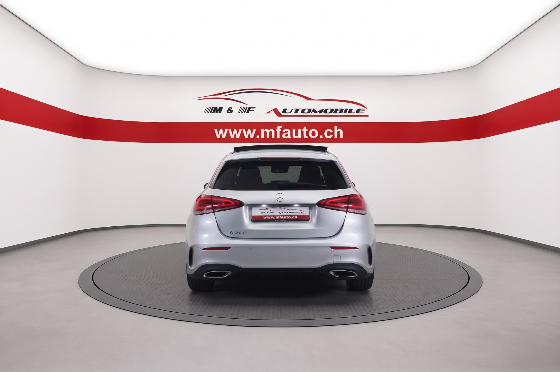 MERCEDES-BENZ A 200 AMG Line-image-4