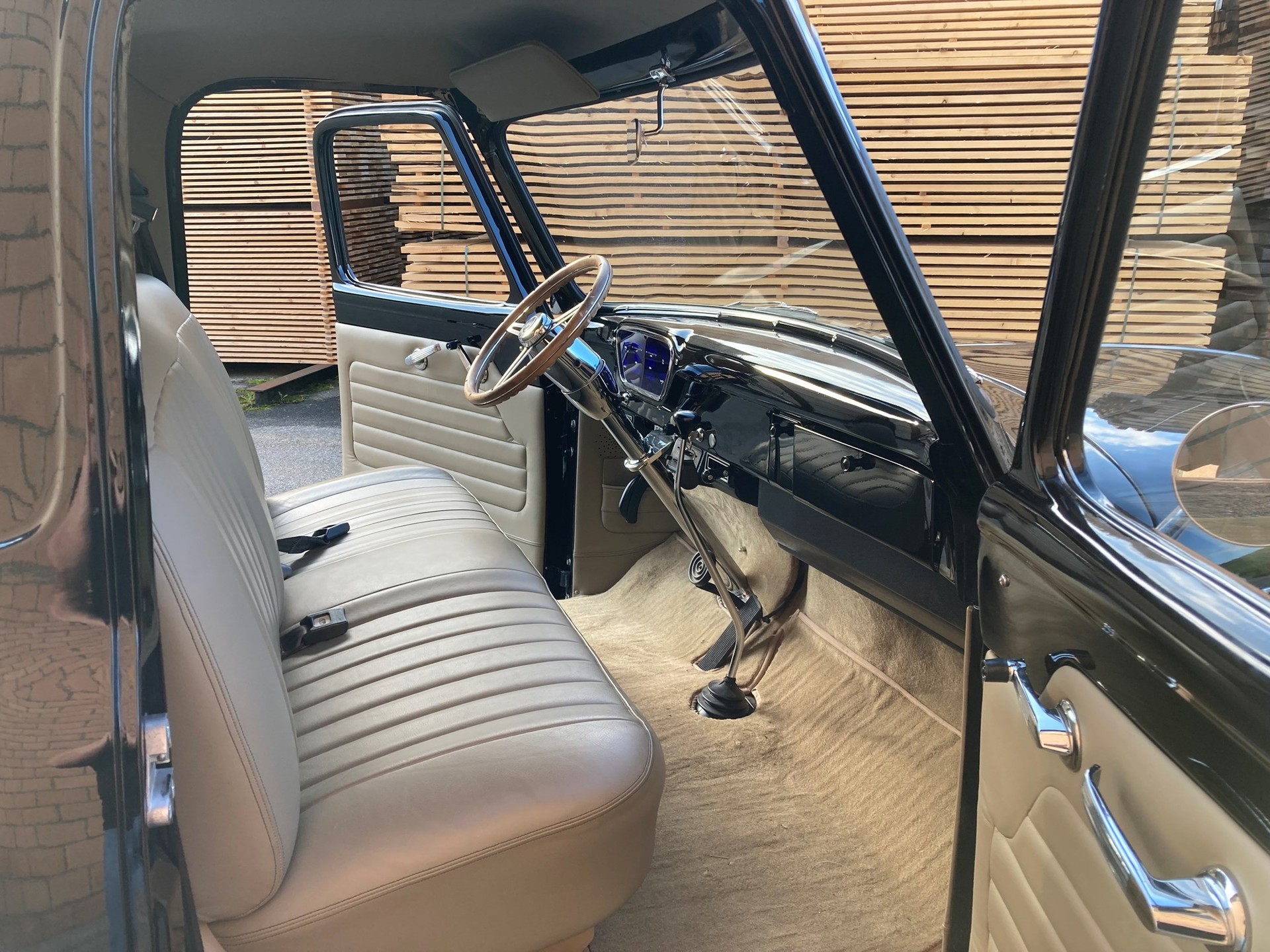 FORD F100 302 V8-image-10