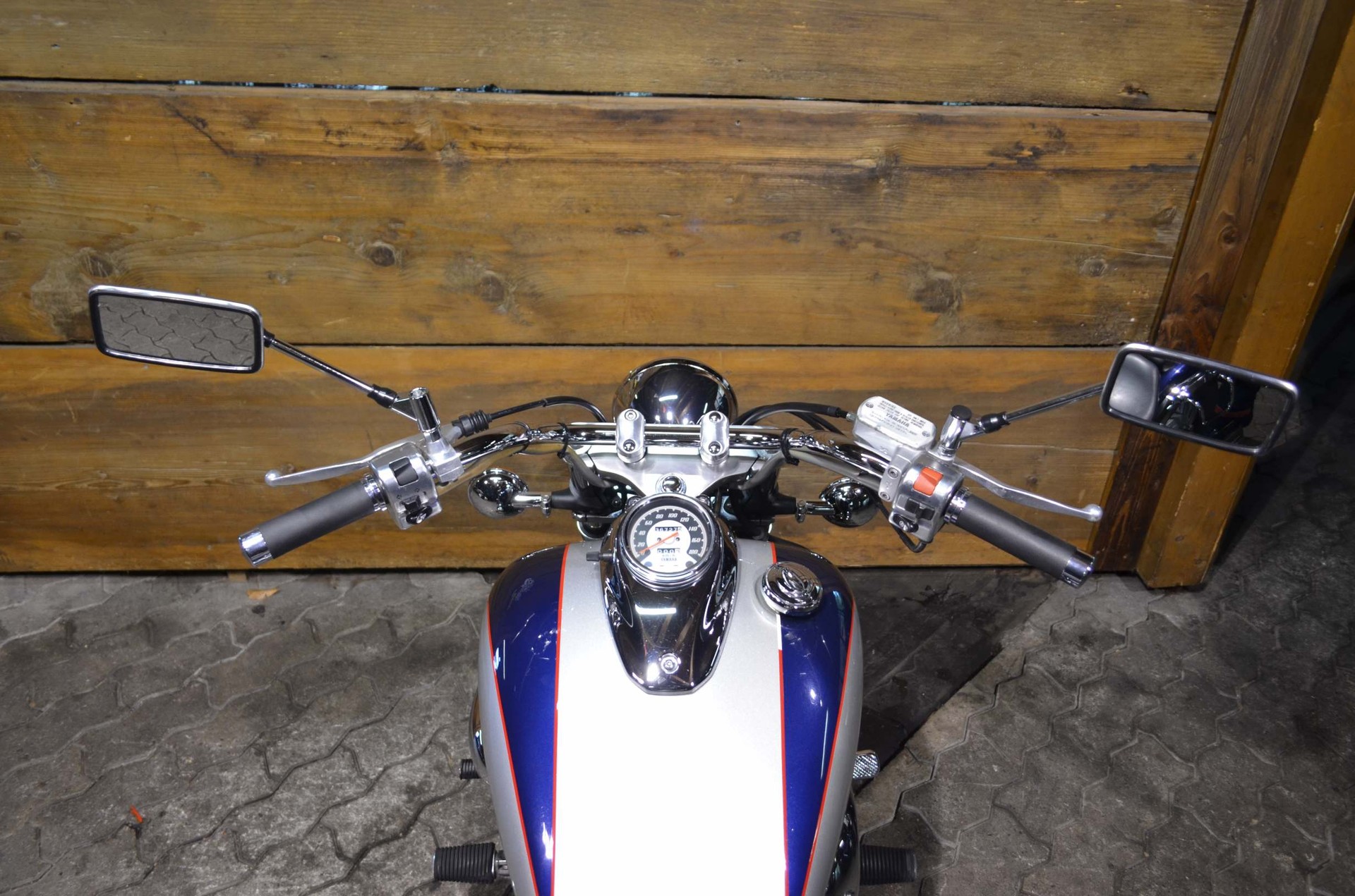 YAMAHA XVS 650 Drag Star-image-2