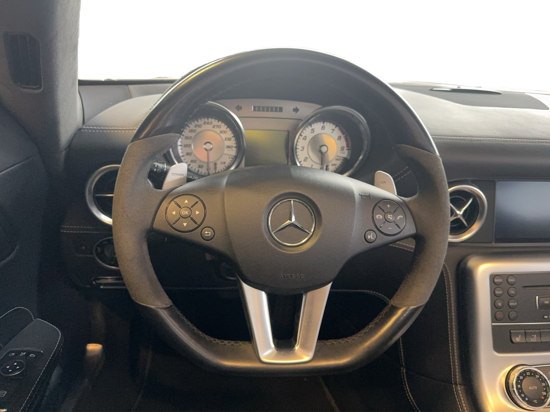 MERCEDES-BENZ SLS 63 AMG Speedshift / CH-Auslieferung-image-6
