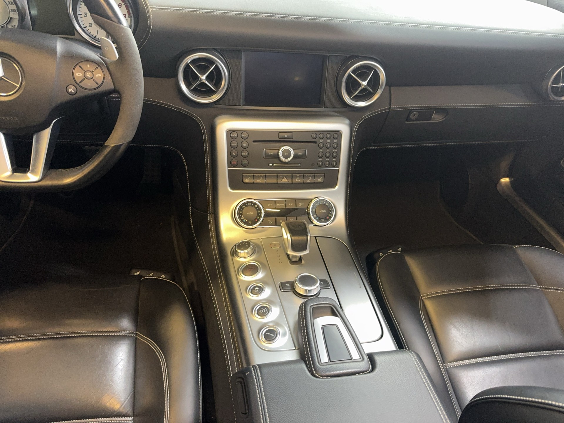 MERCEDES-BENZ SLS 63 AMG Speedshift / CH-Auslieferung-image-7