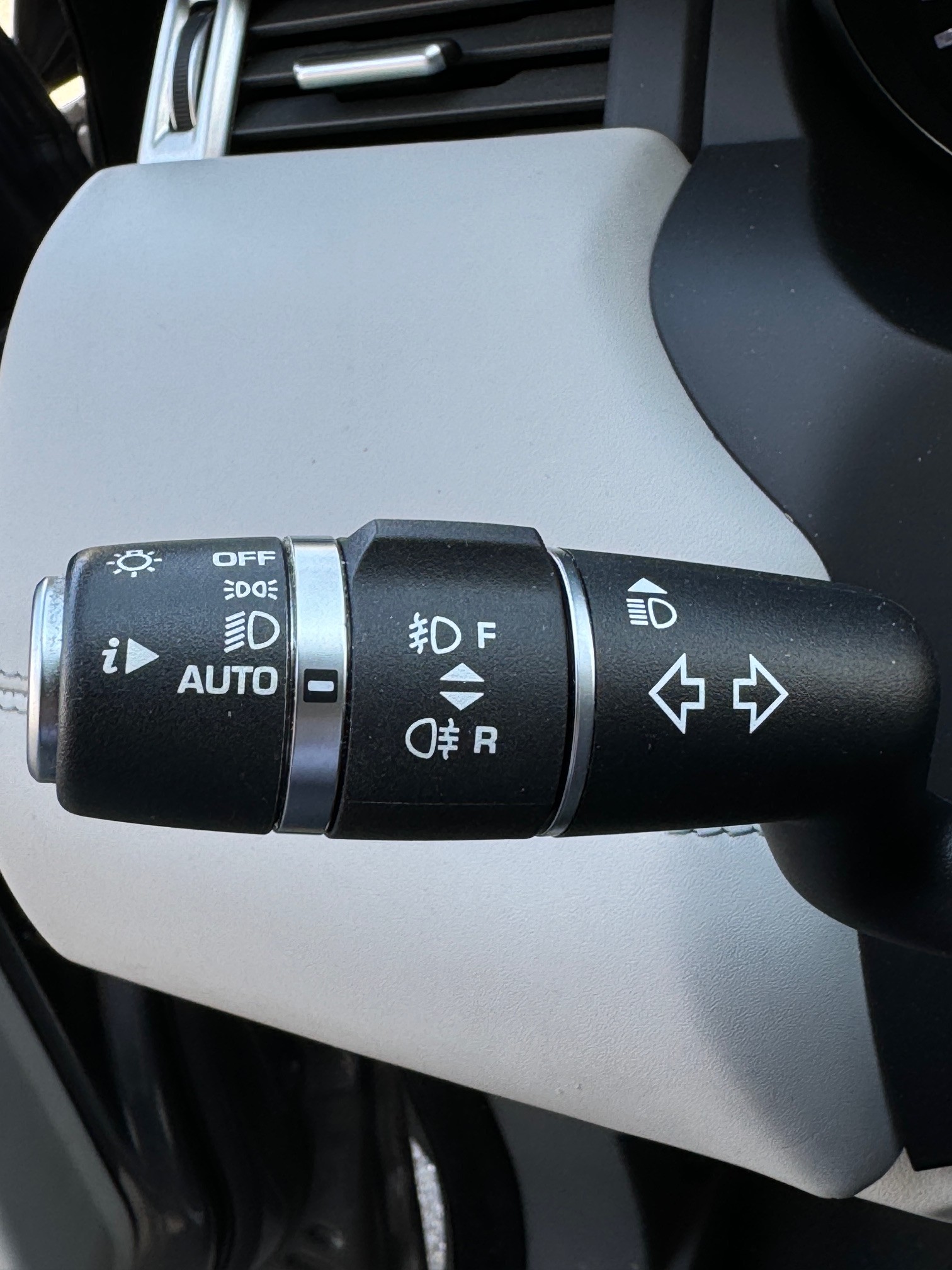 LAND ROVER Range Rover Evoque 2.2 SD4 Prestige AT9-image-17