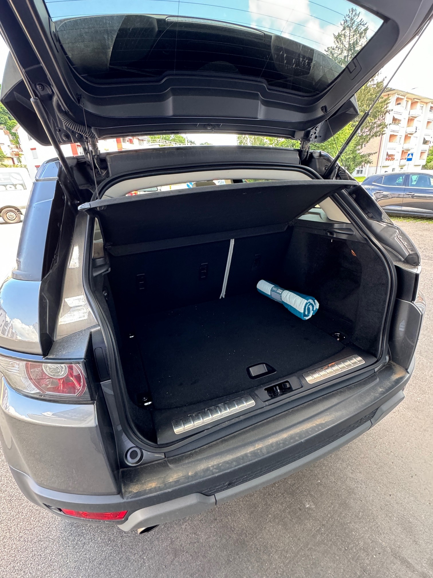 LAND ROVER Range Rover Evoque 2.2 SD4 Prestige AT9-image-4