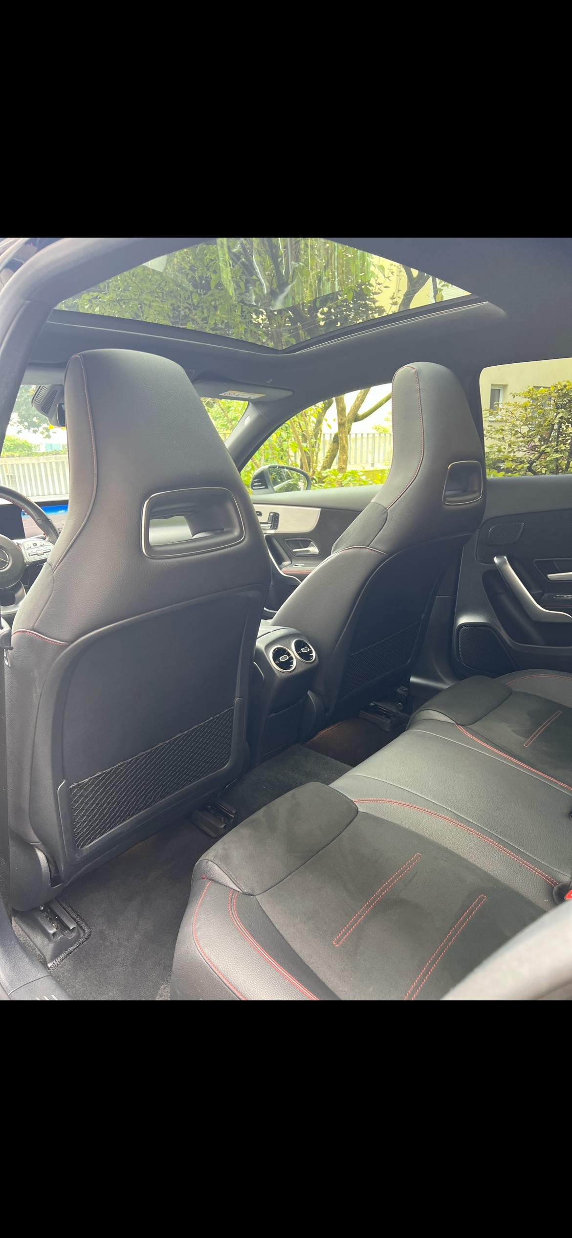 MERCEDES-BENZ A 180 d AMG Line-image-5