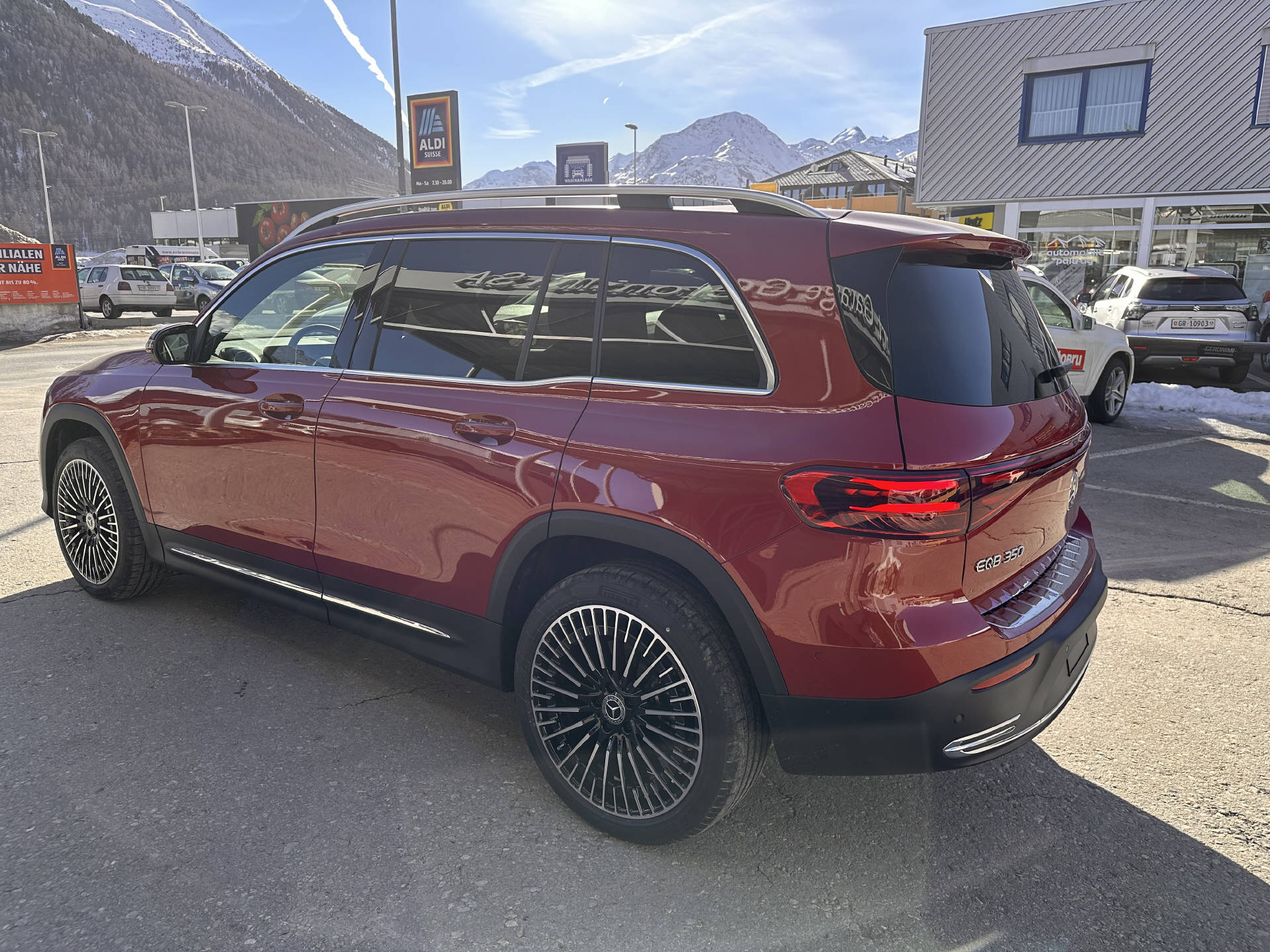 MERCEDES-BENZ EQB 350 Swiss Star Progressive 4matic-image-5