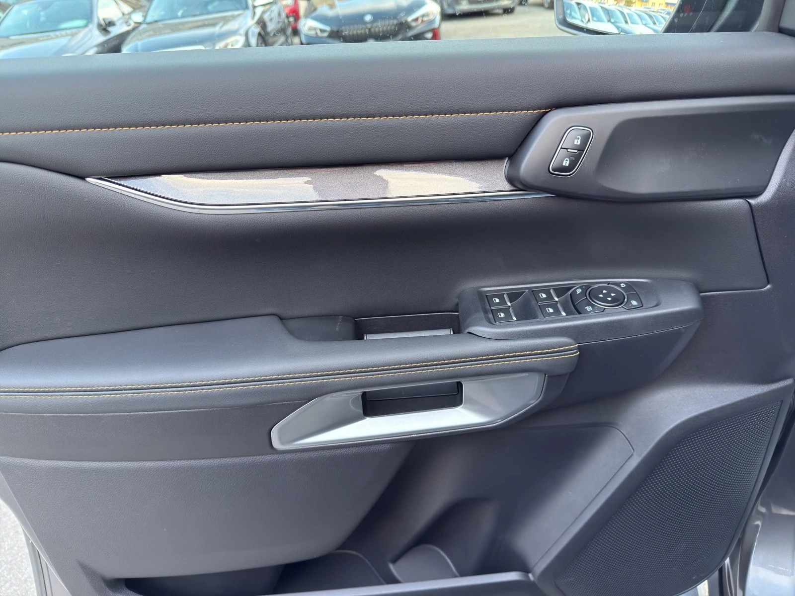 FORD Ranger Wildtrak 2.0 Eco Blue e-4WD Automat-image-11