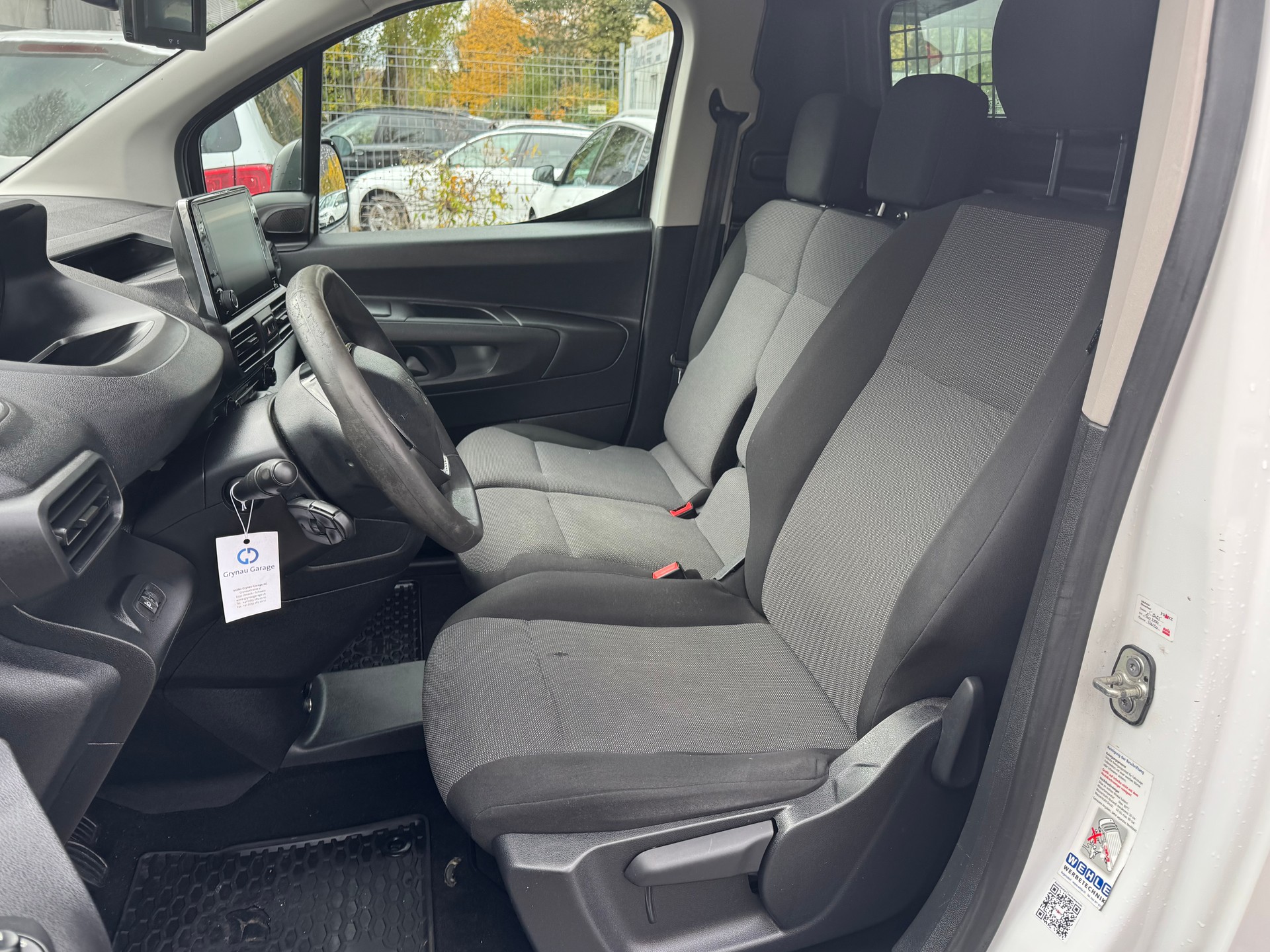 PEUGEOT Partner 1.6 Blue HDi s/s Asphalt Long 1000kg-image-2