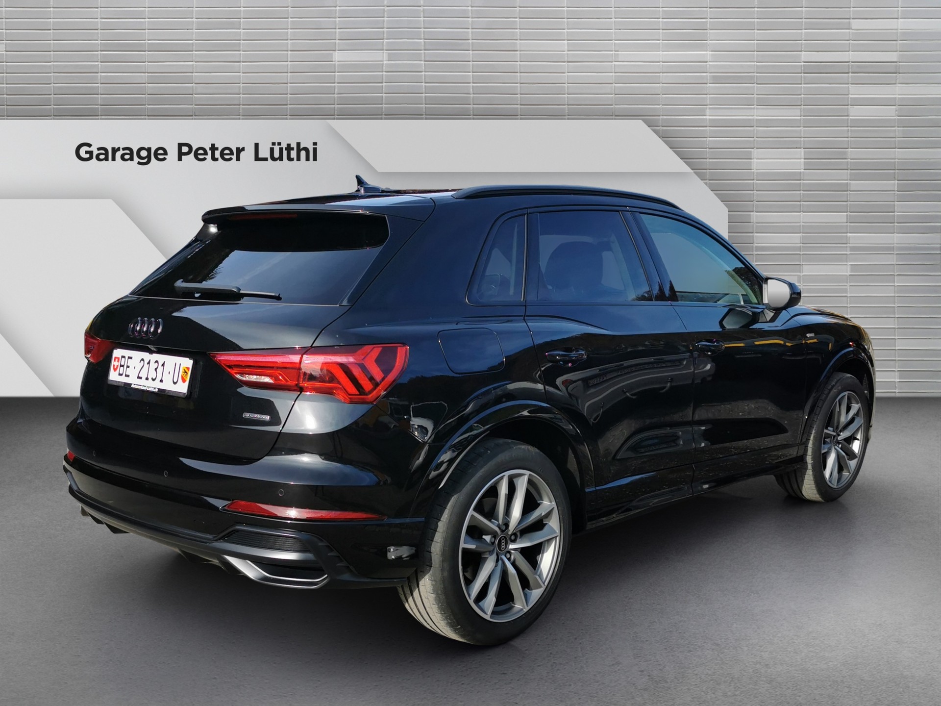 AUDI Q3 35 TDI S line quattro S-tronic-image-2