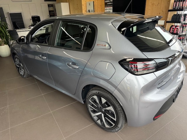 PEUGEOT 208 1.2 MHEV 110 Style-image-2