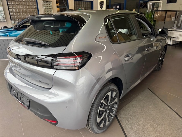 PEUGEOT 208 1.2 MHEV 110 Style-image-3