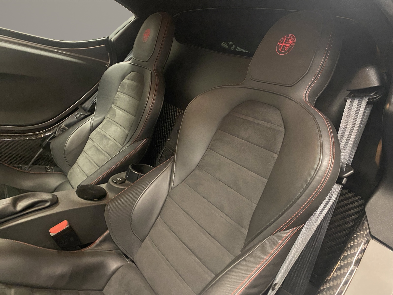 ALFA ROMEO 4C 1750 TBI TCT 1750 TBi-image-10