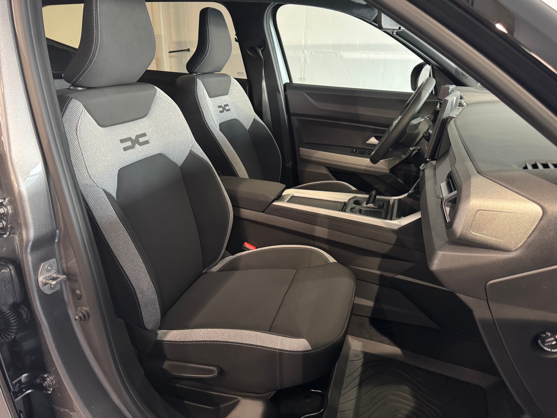 DACIA BIGSTER journey hybrid 155-image-15