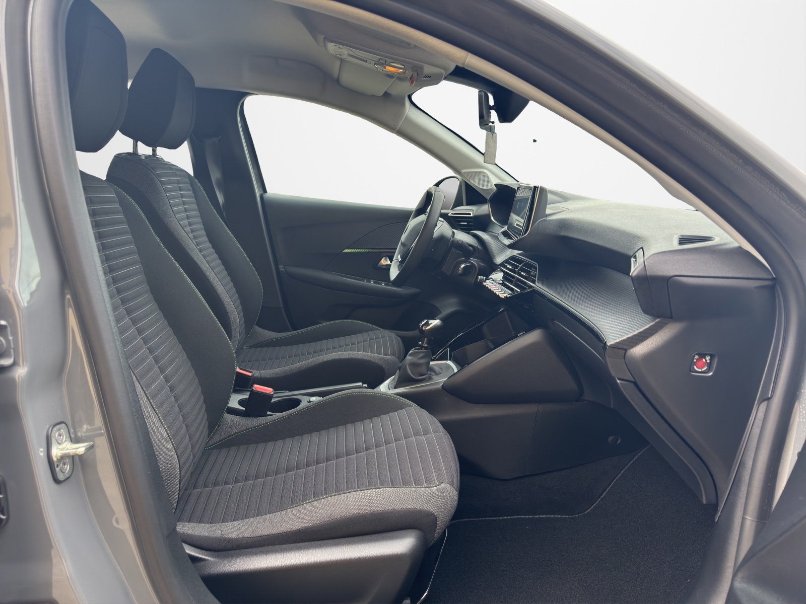 PEUGEOT 208 1.2 PureTech Active-image-13