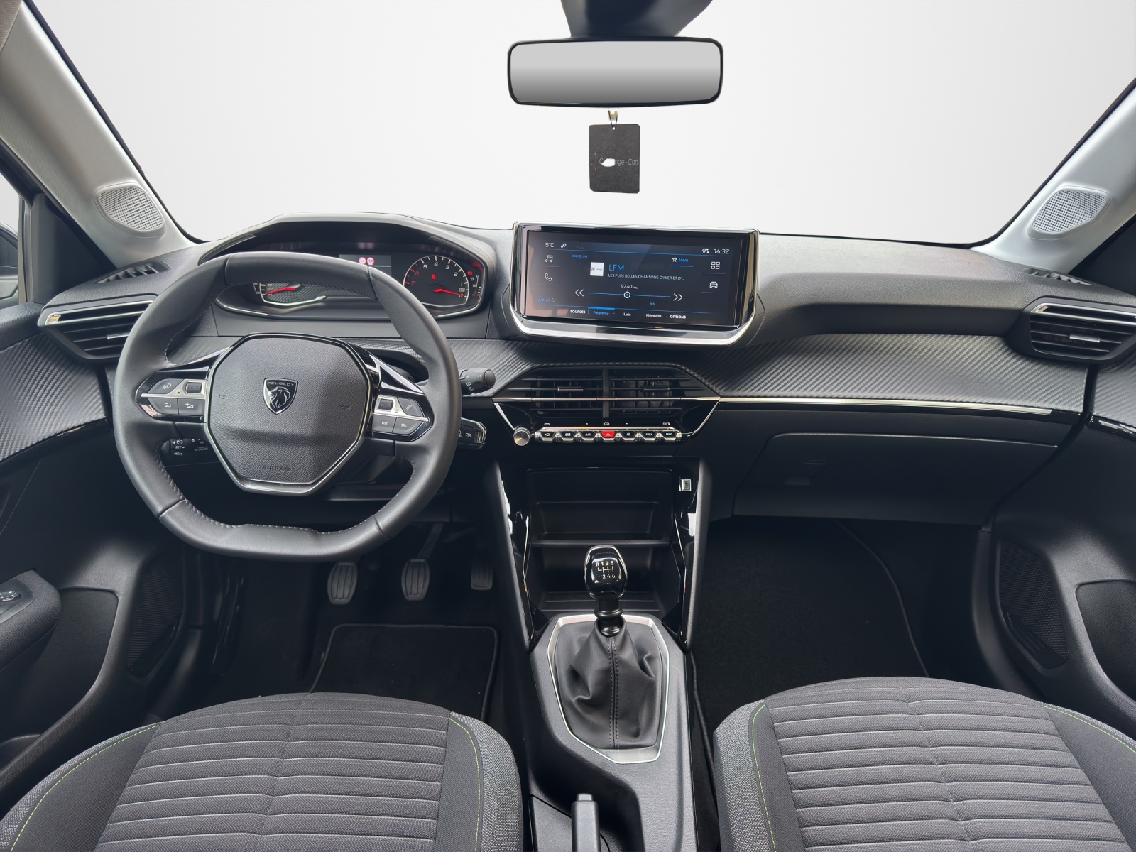 PEUGEOT 208 1.2 PureTech Active-image-12