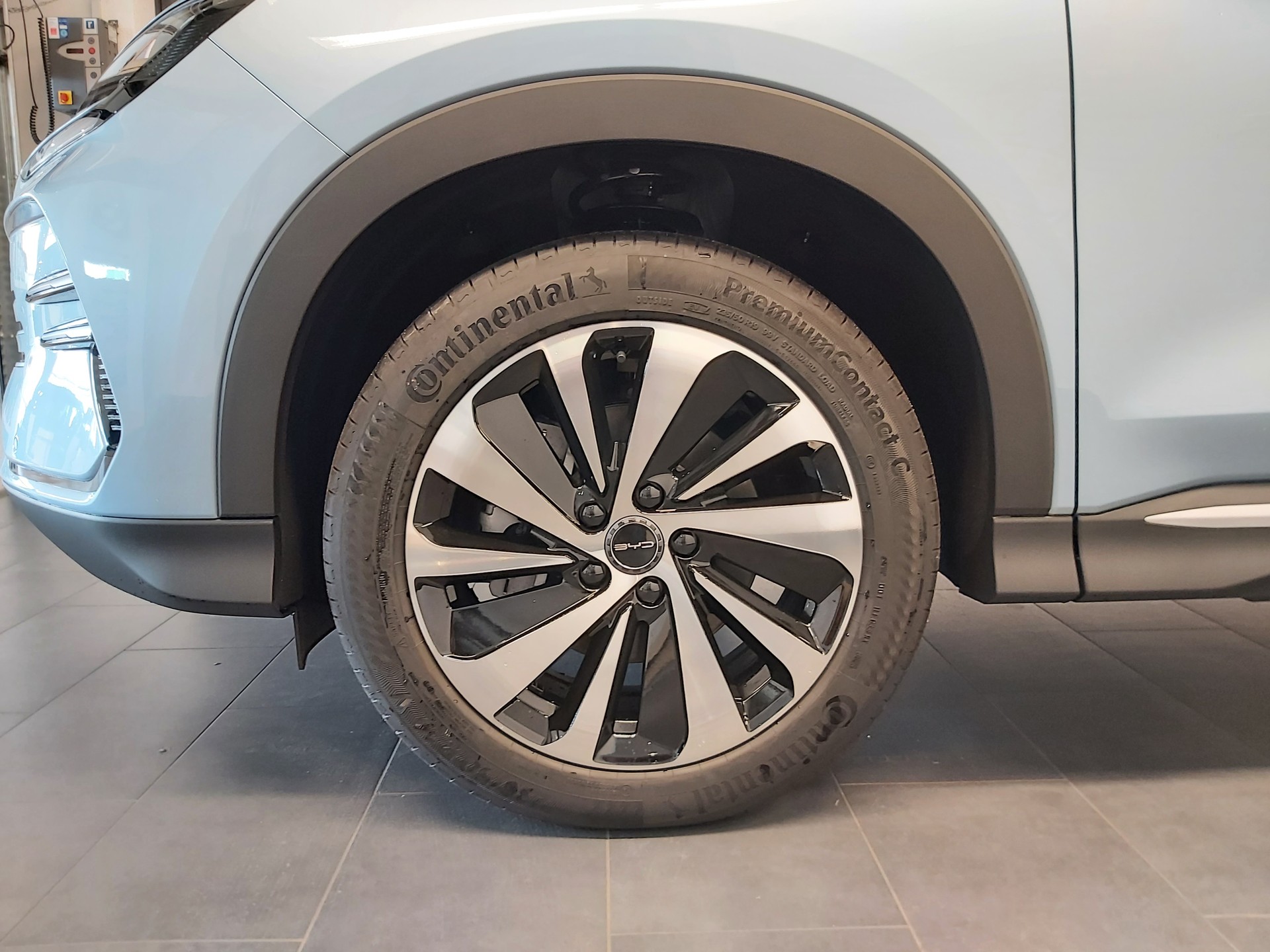BYD Seal U DM-i Design-showroom-element-2