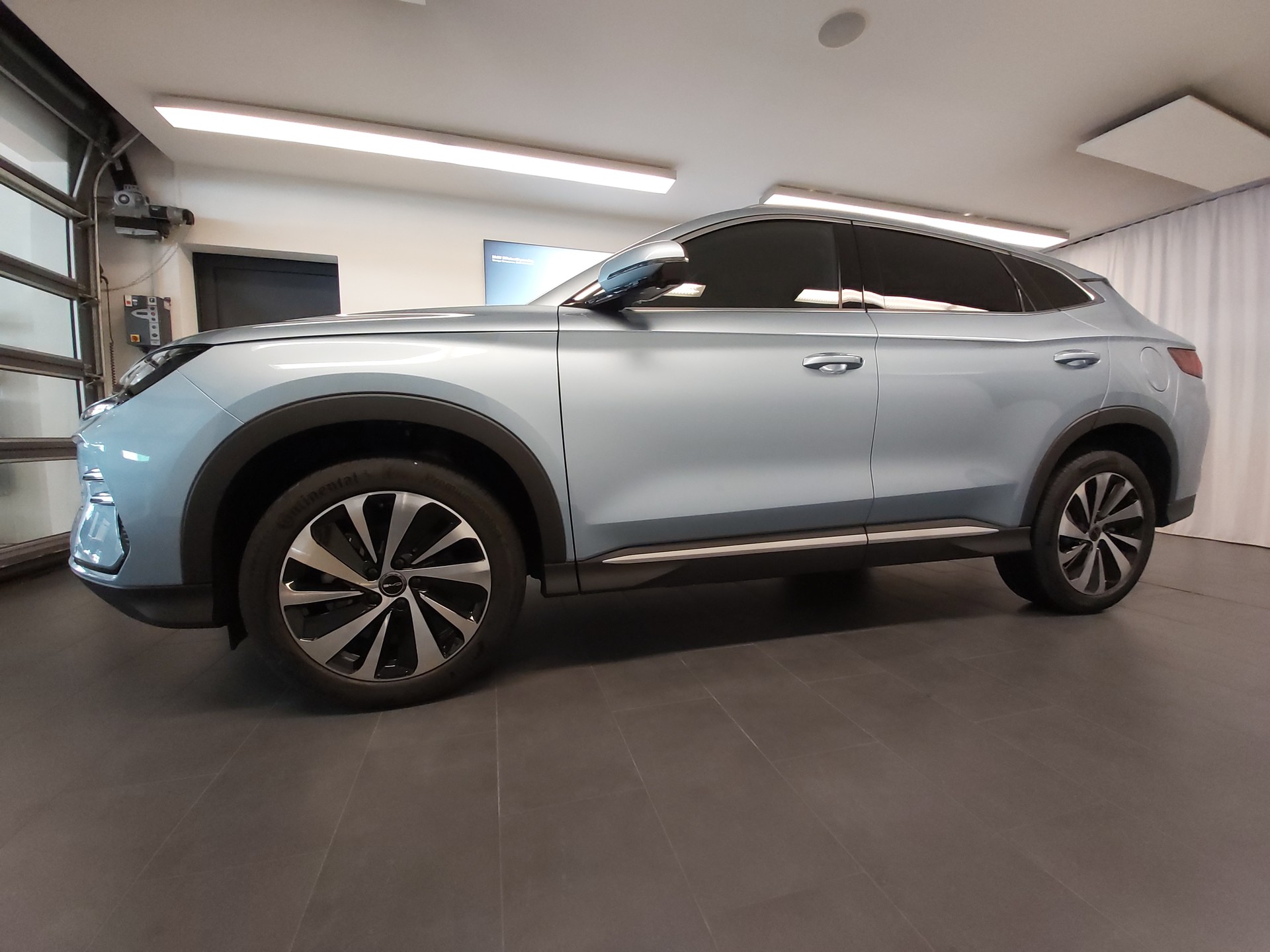 BYD Seal U DM-i Design-showroom-element-3