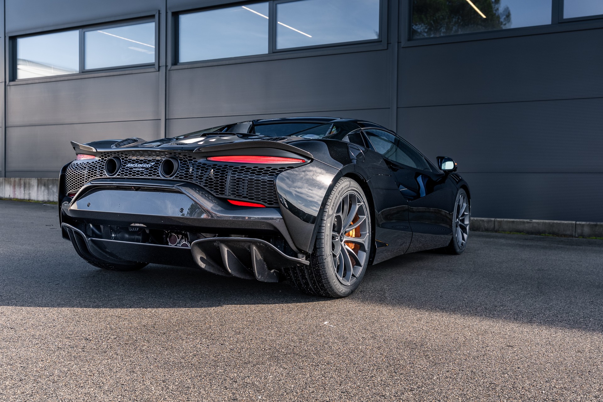 McLAREN Artura Spider-image-5
