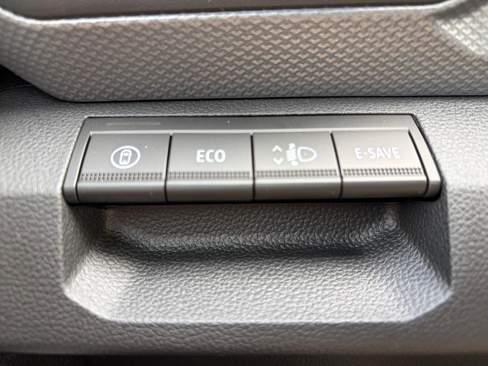 DACIA Duster HEV 155 Journey-image-17