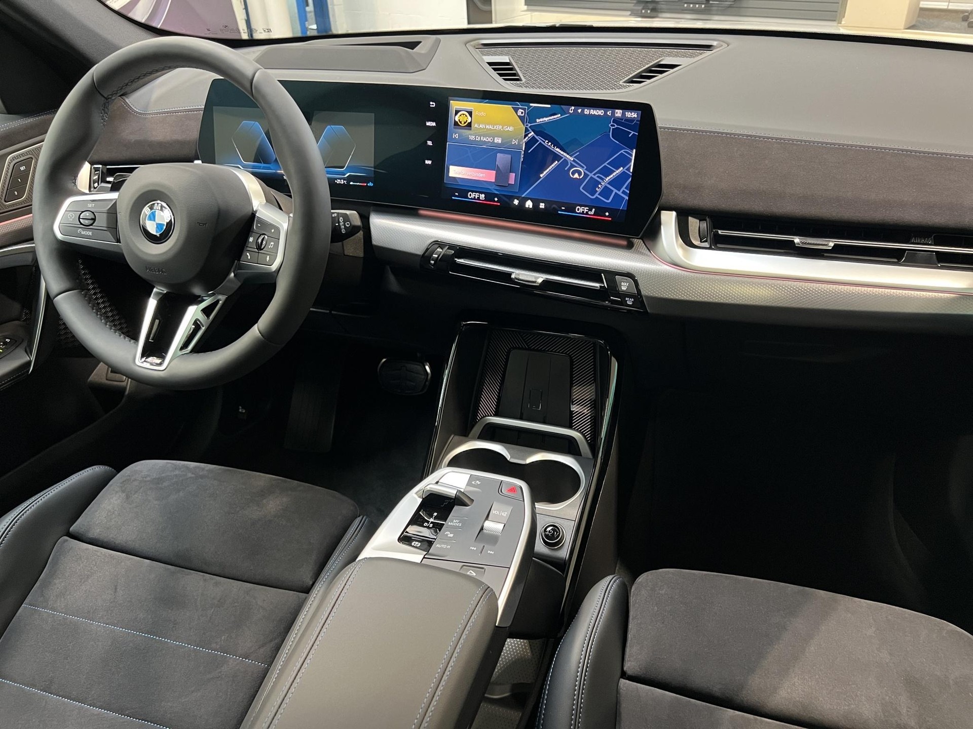 BMW X1 20d xDrive paddles-image-19