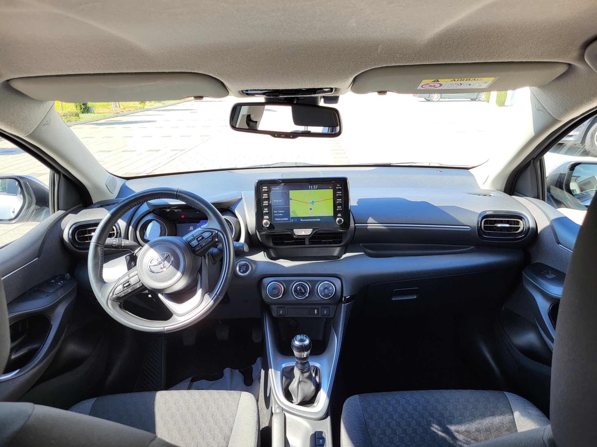 TOYOTA Yaris 1.5 Trend-image-6