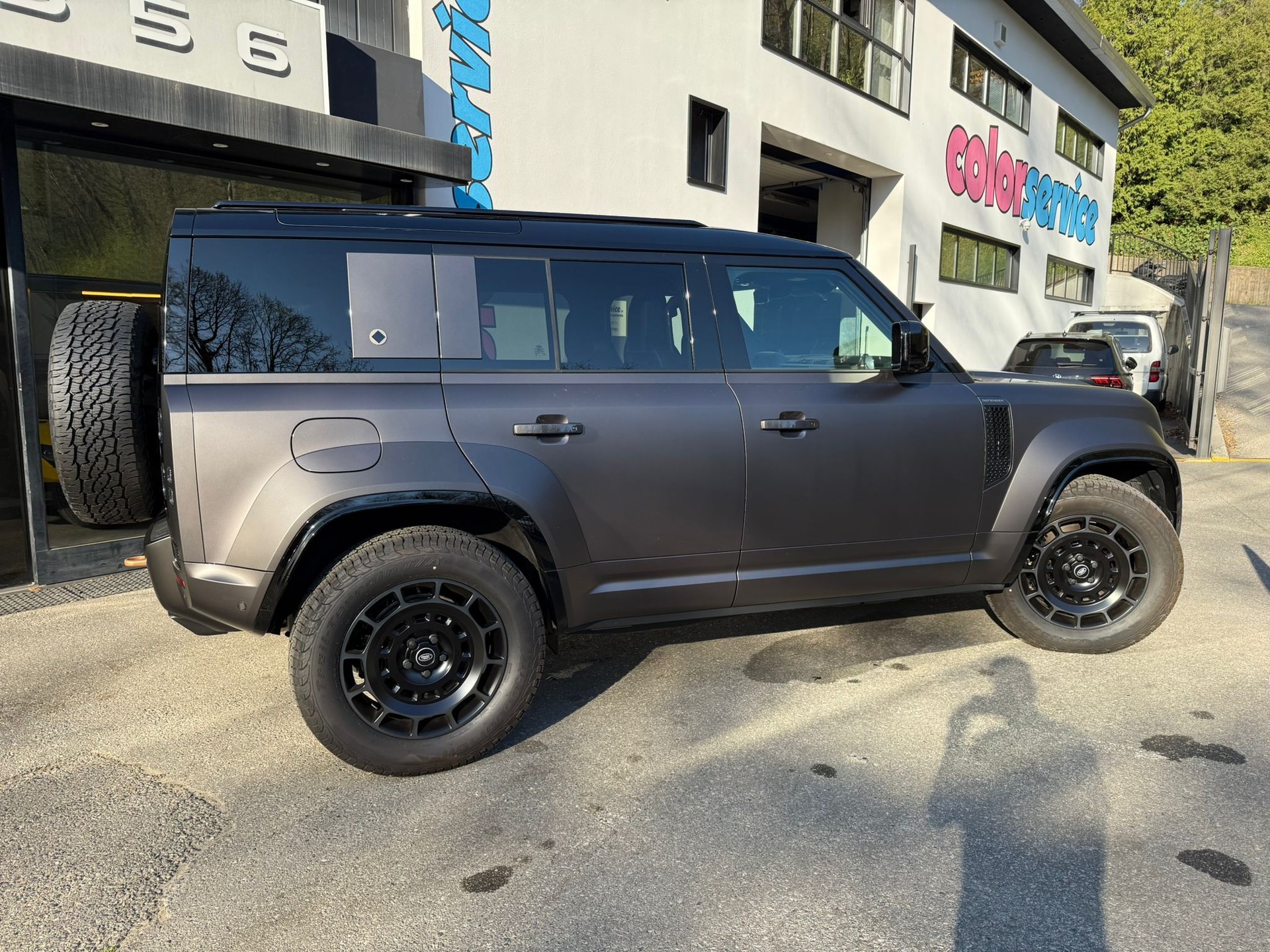LAND ROVER Defender 110 635 V8 4.4 Octa AT8-image-3