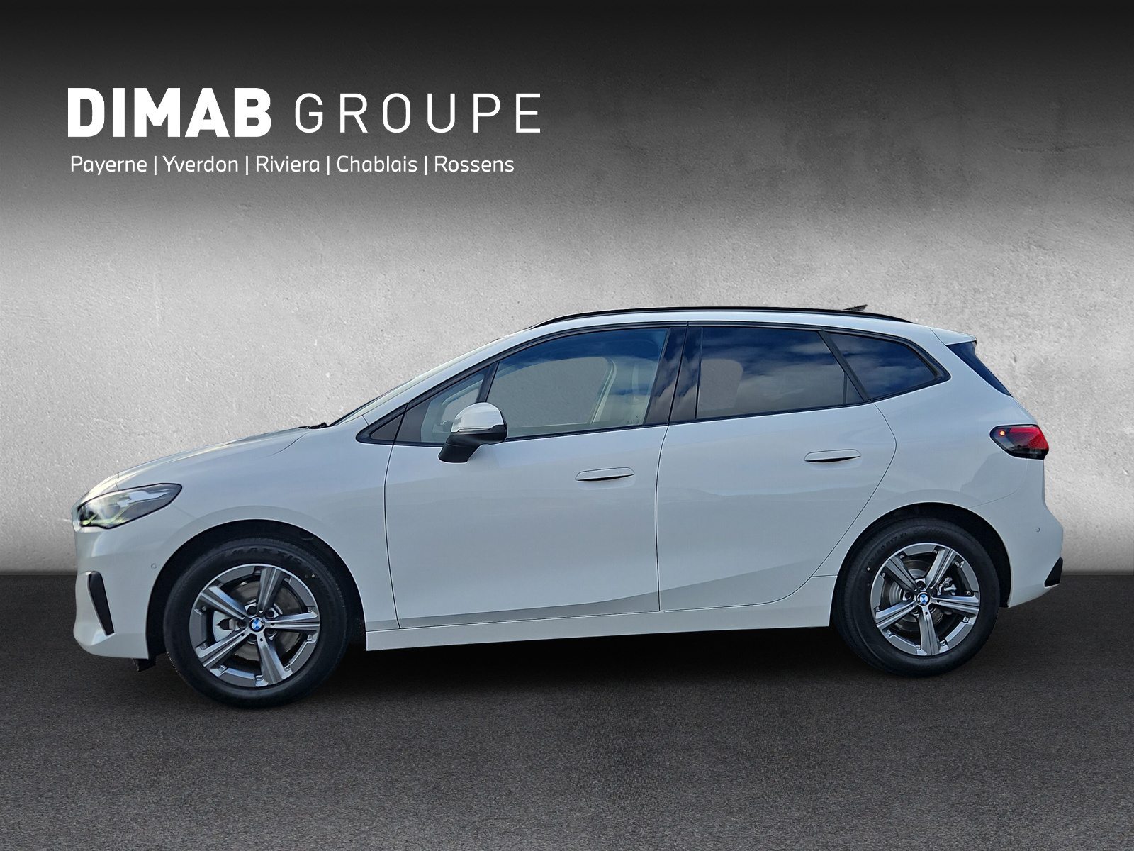 BMW 218d Active Tourer DKG-showroom-element-2