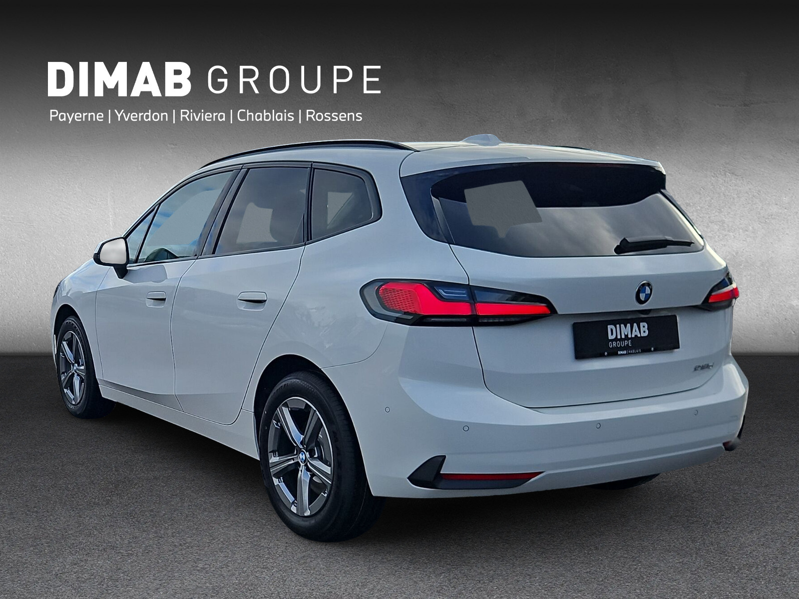 BMW 218d Active Tourer DKG-showroom-element-3