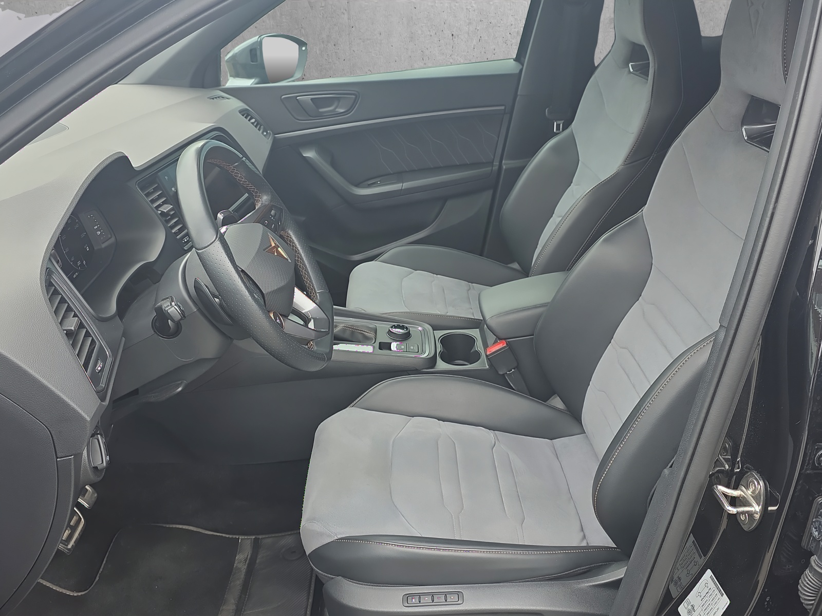 CUPRA Ateca 2.0TSI VZ Cup 360 4Drive DSG Akrapovic Black Edition-image-10