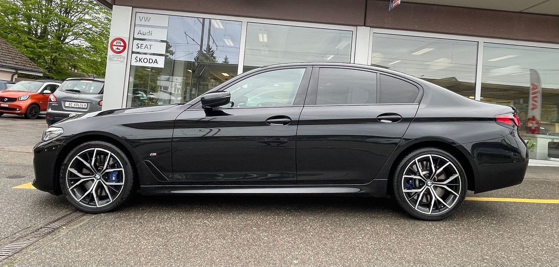 BMW Facelift 540i xDrive 48V Luxury Line Steptronic Werksgarantie CH-Auto 70% Rabatt All Black