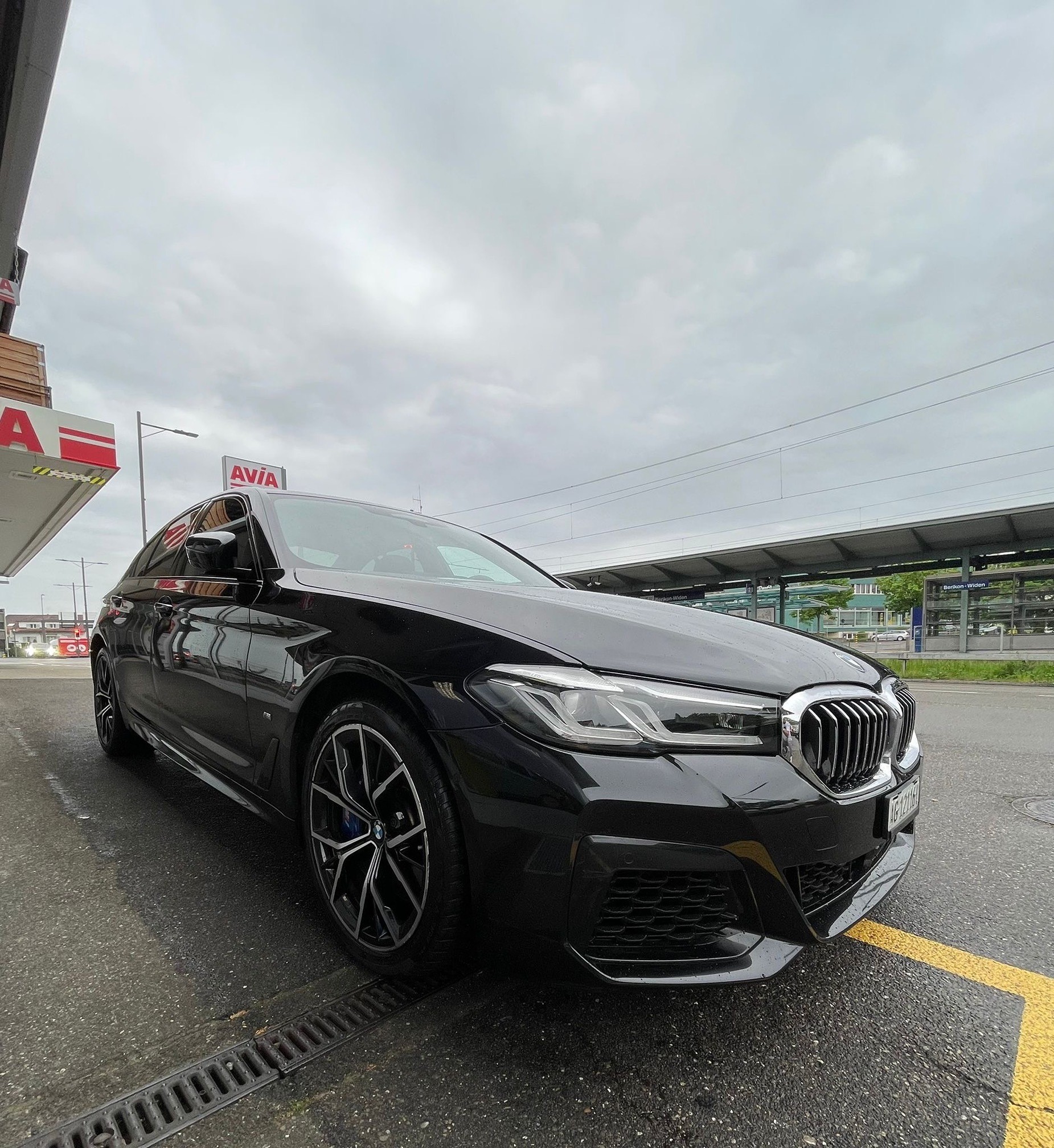 BMW Facelift 540i xDrive 48V Luxury Line Steptronic Werksgarantie CH-Auto 70% Rabatt All Black-image-2