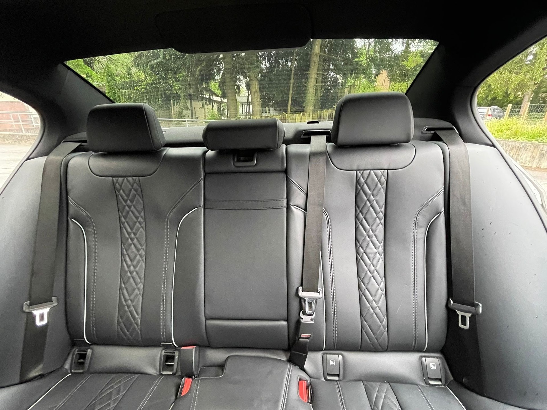 BMW Facelift 540i xDrive 48V Luxury Line Steptronic Werksgarantie CH-Auto 70% Rabatt All Black-image-15