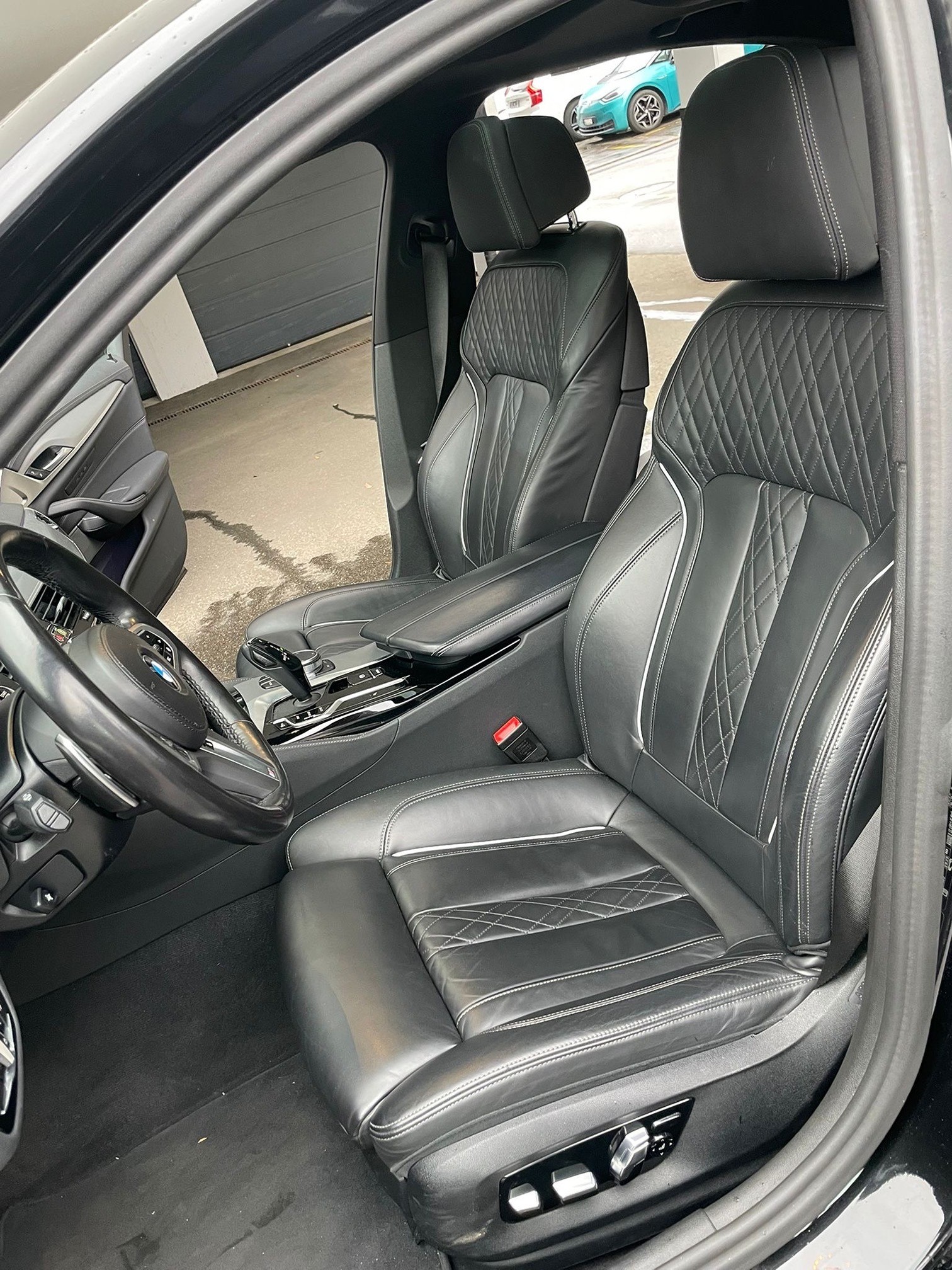 BMW Facelift 540i xDrive 48V Luxury Line Steptronic Werksgarantie CH-Auto 70% Rabatt All Black-image-13