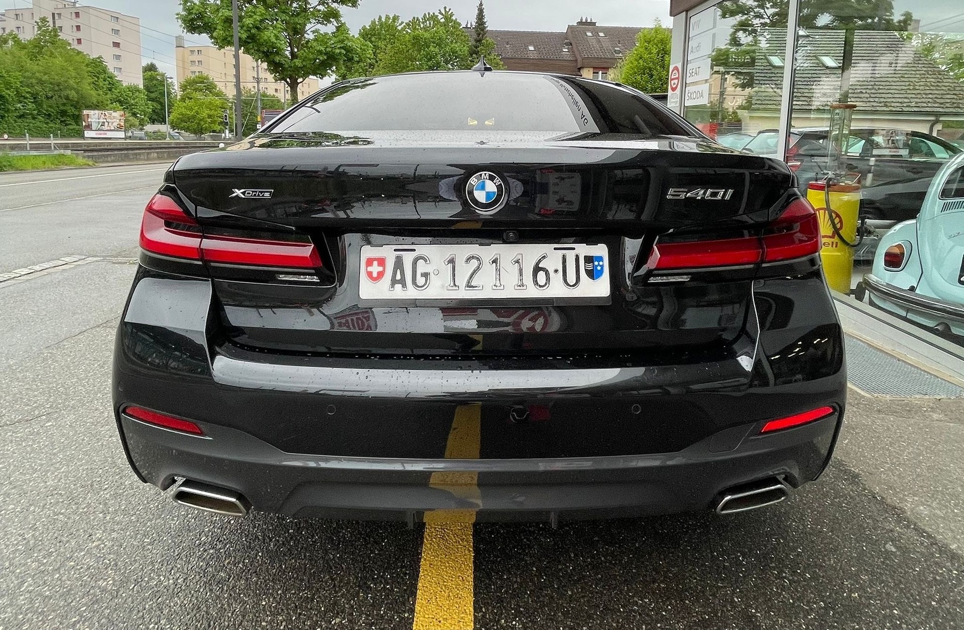 BMW Facelift 540i xDrive 48V Luxury Line Steptronic Werksgarantie CH-Auto 70% Rabatt All Black-image-4