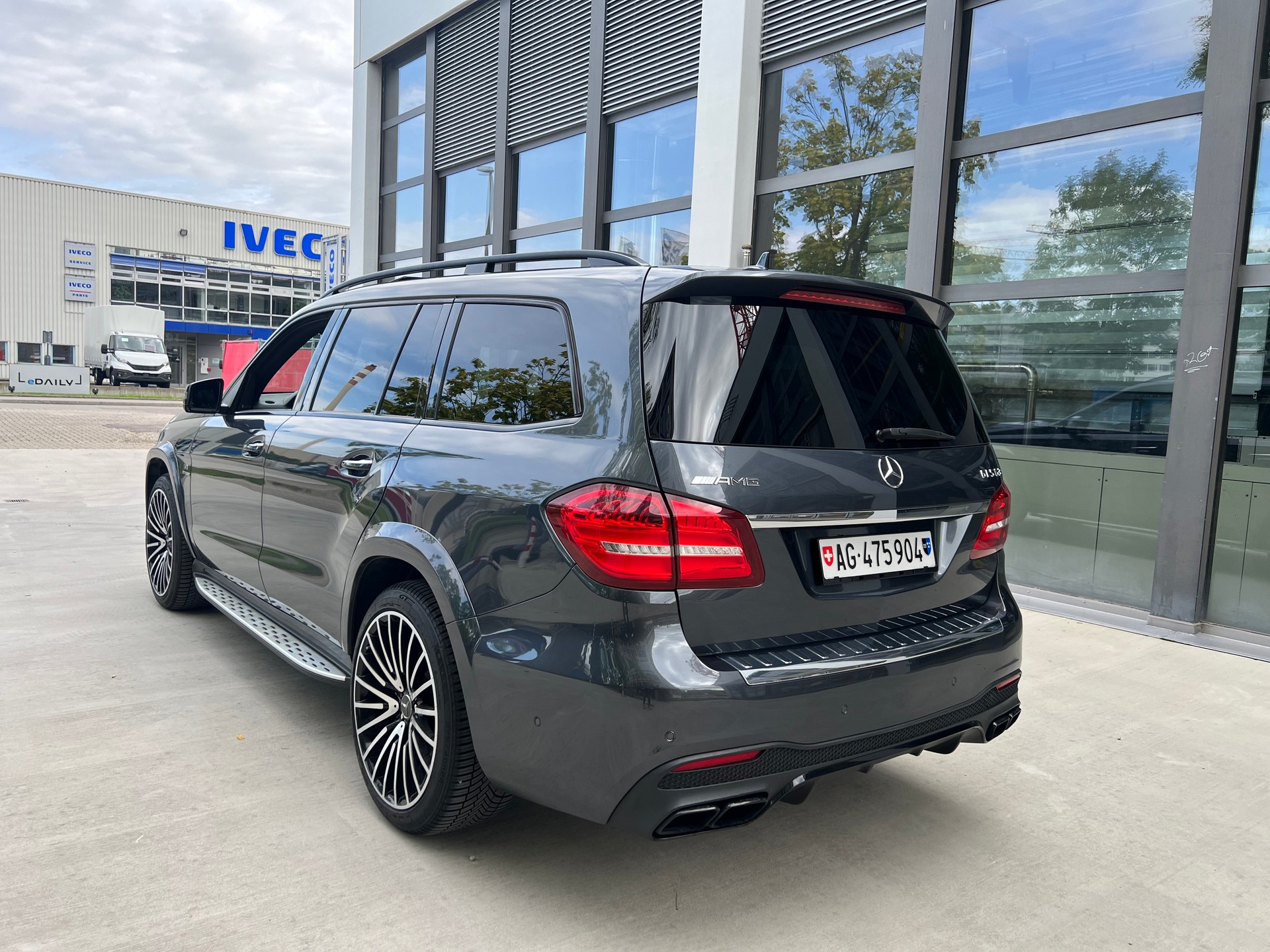 MERCEDES-BENZ GLS 63 AMG 4Matic Speedshift Plus 7G-Tronic-showroom-element-2