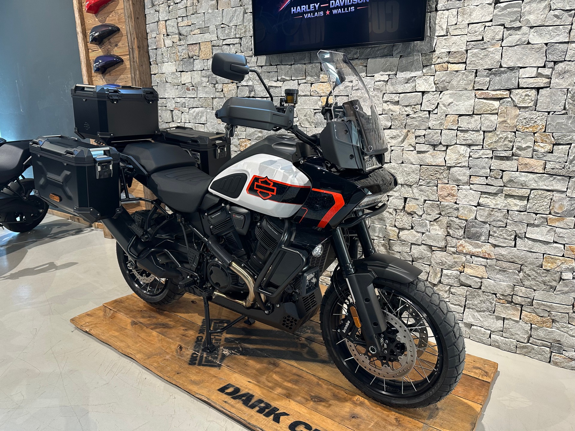 HARLEY-DAVIDSON Pan AmericaTM 1250 Limited-showroom-element-1